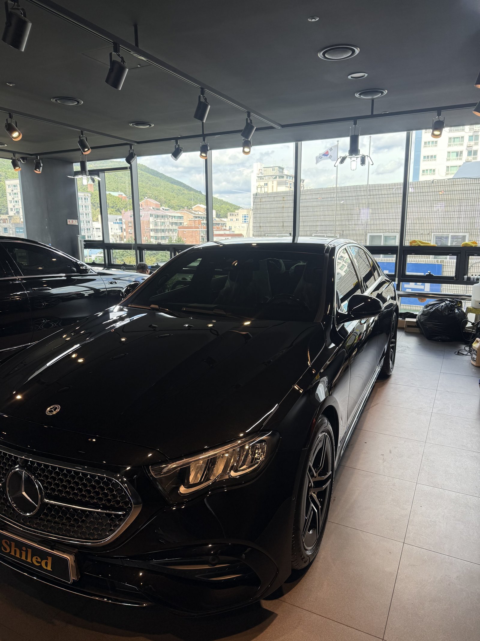 E200 AMG 신차 측후면 - 부산 쉴드광택 신차코팅
