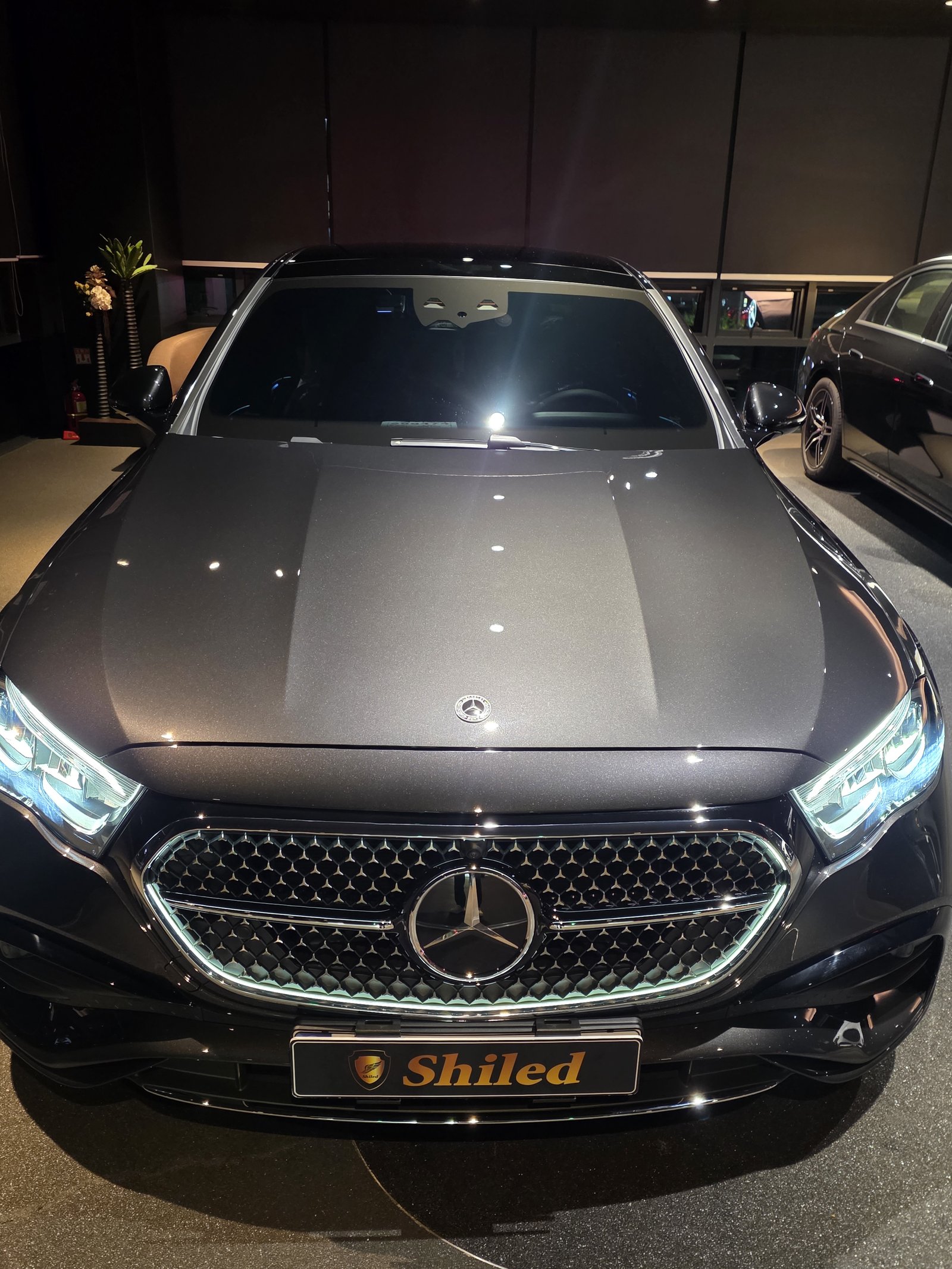 E200 AMG 신차 정면 - 부산 쉴드광택 신차코팅