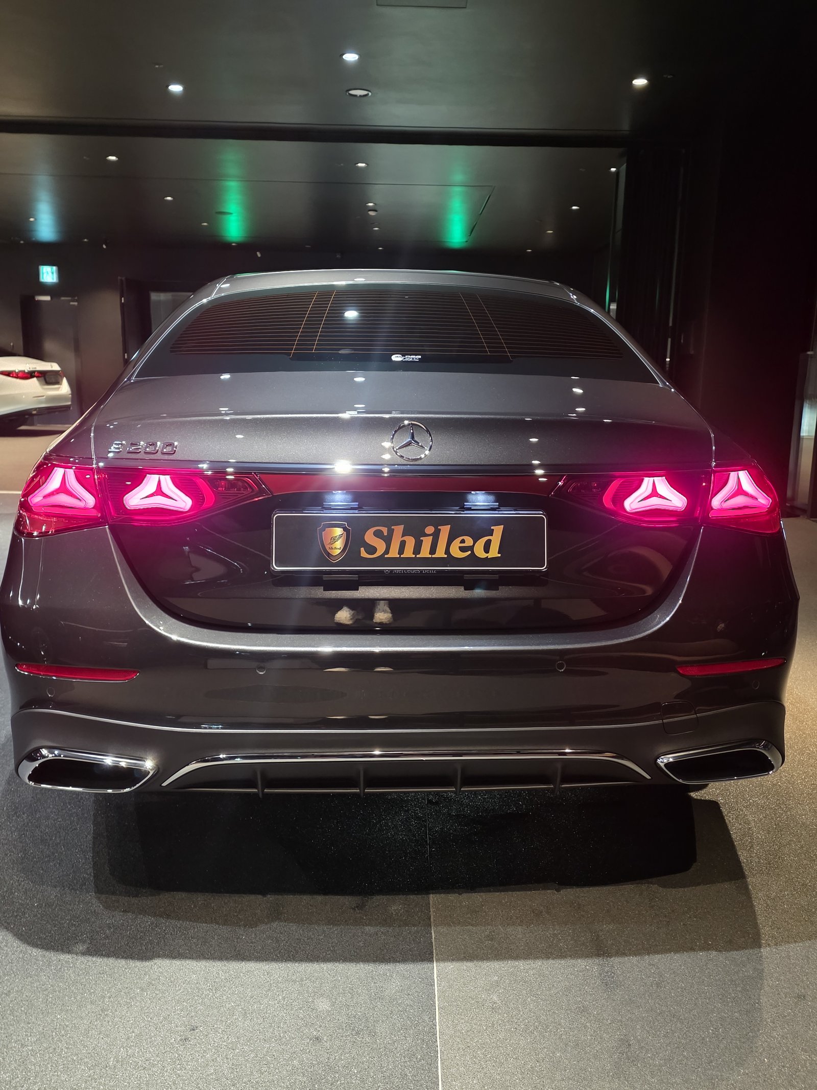 E200 AMG 신차 후면 - 부산 쉴드광택 신차코팅