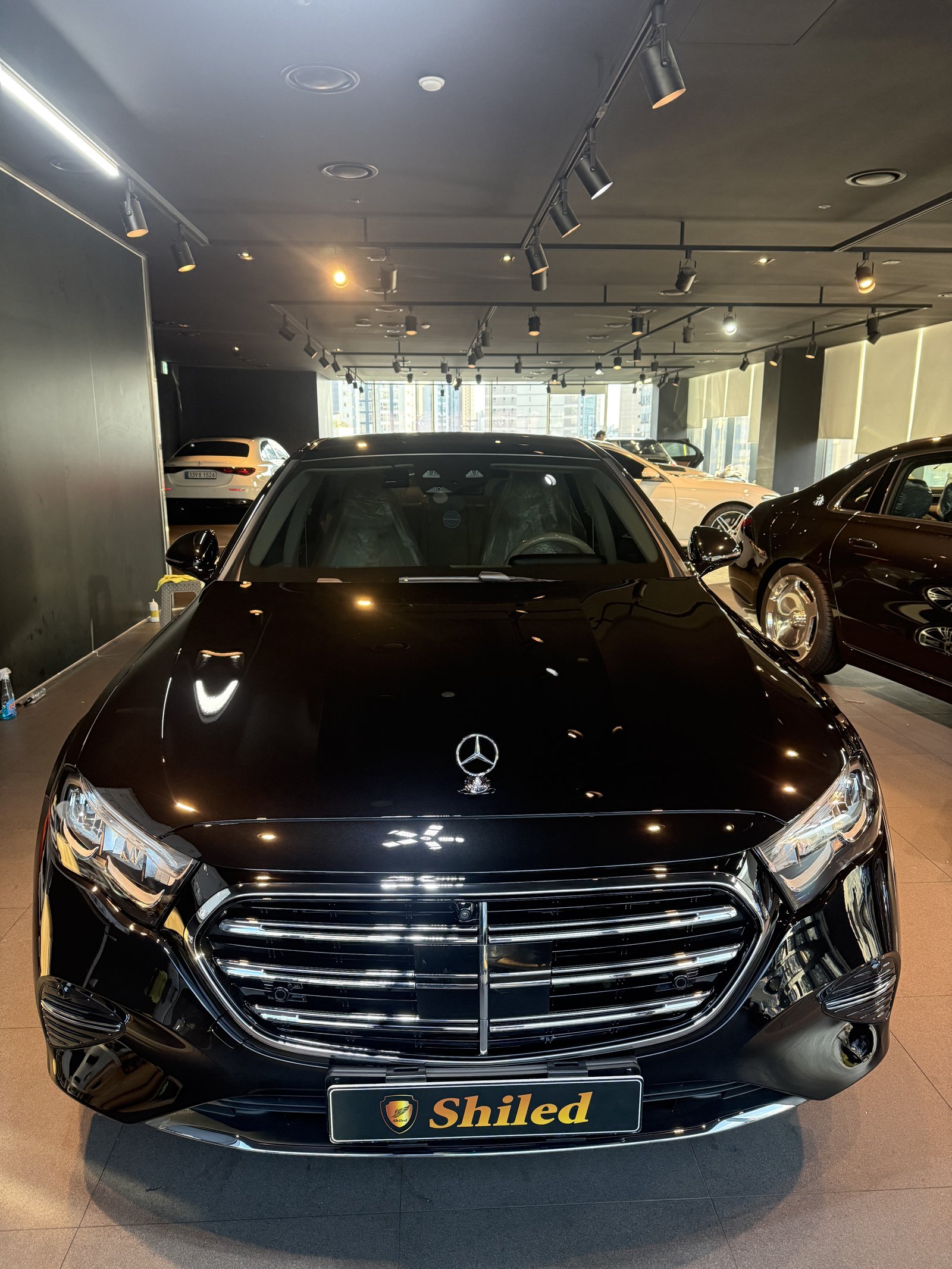 E200 EX 신차 정면 - 부산 쉴드광택 신차코팅