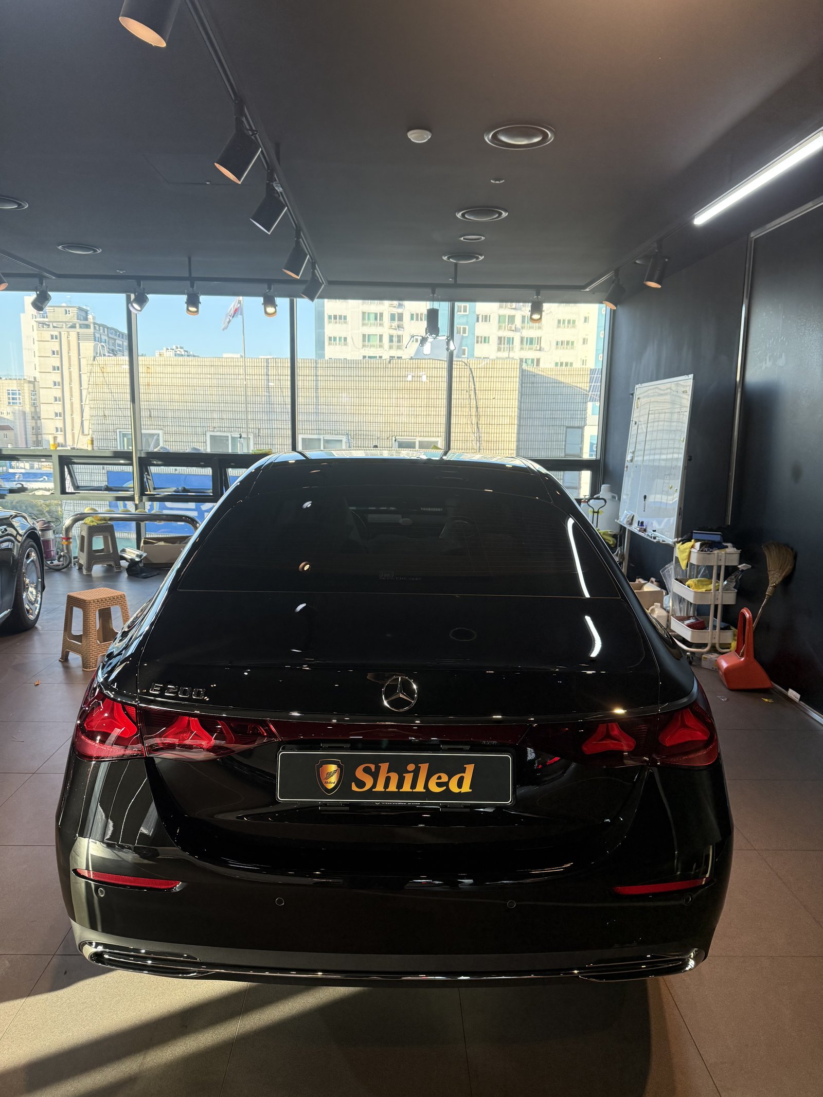 E200 EX 신차 후측면 - 부산 쉴드광택 신차코팅