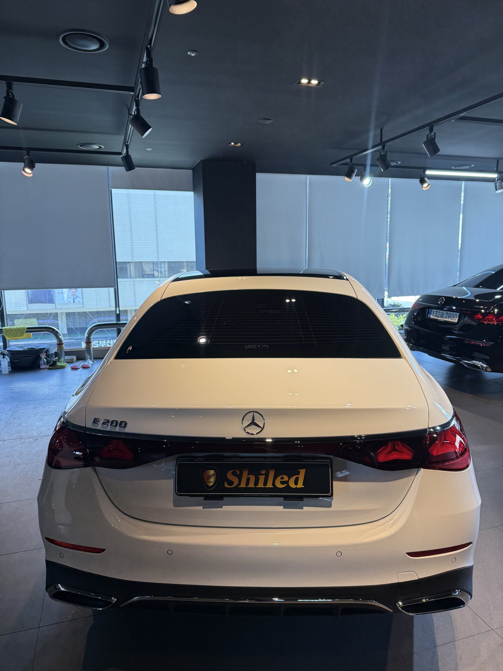 E200 AMG 신차 후측면 - 부산 쉴드광택 신차코팅
