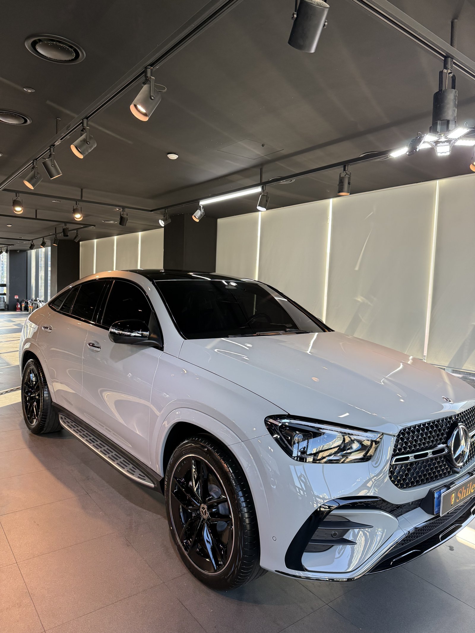 GLE450 AMG 쿠페 전측면 - 부산 유리막코팅