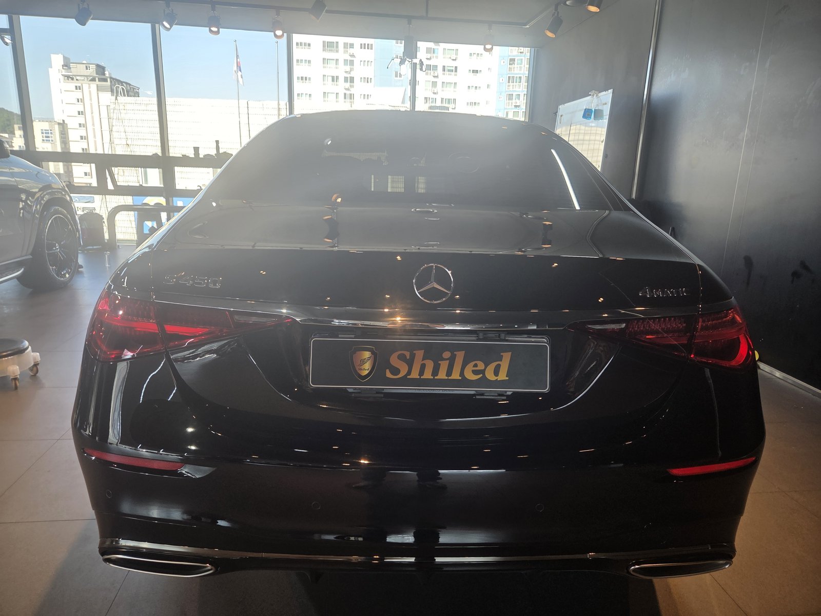 벤츠 S450 검정 광택 완료 후면 - 부산 광택
