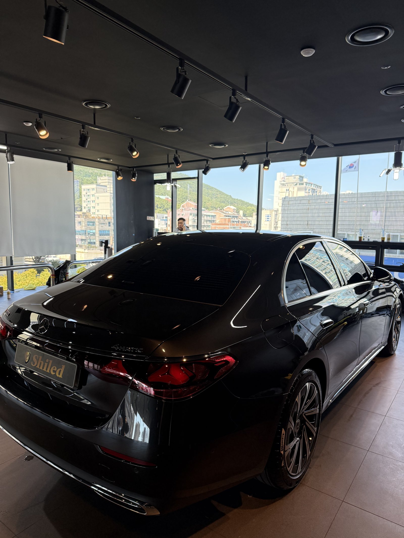 E300 EX 그레이 후측면 - 부산 쉴드광택 신차코팅