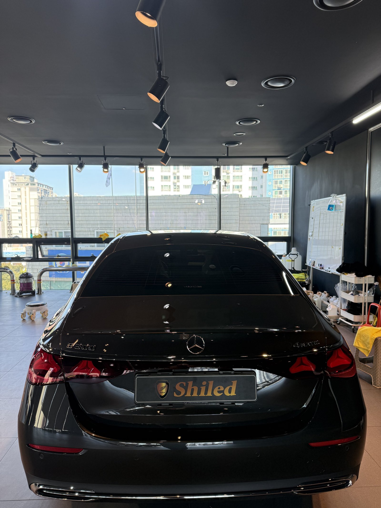 E300 EX 그레이 후면 - 부산 쉴드광택 신차코팅