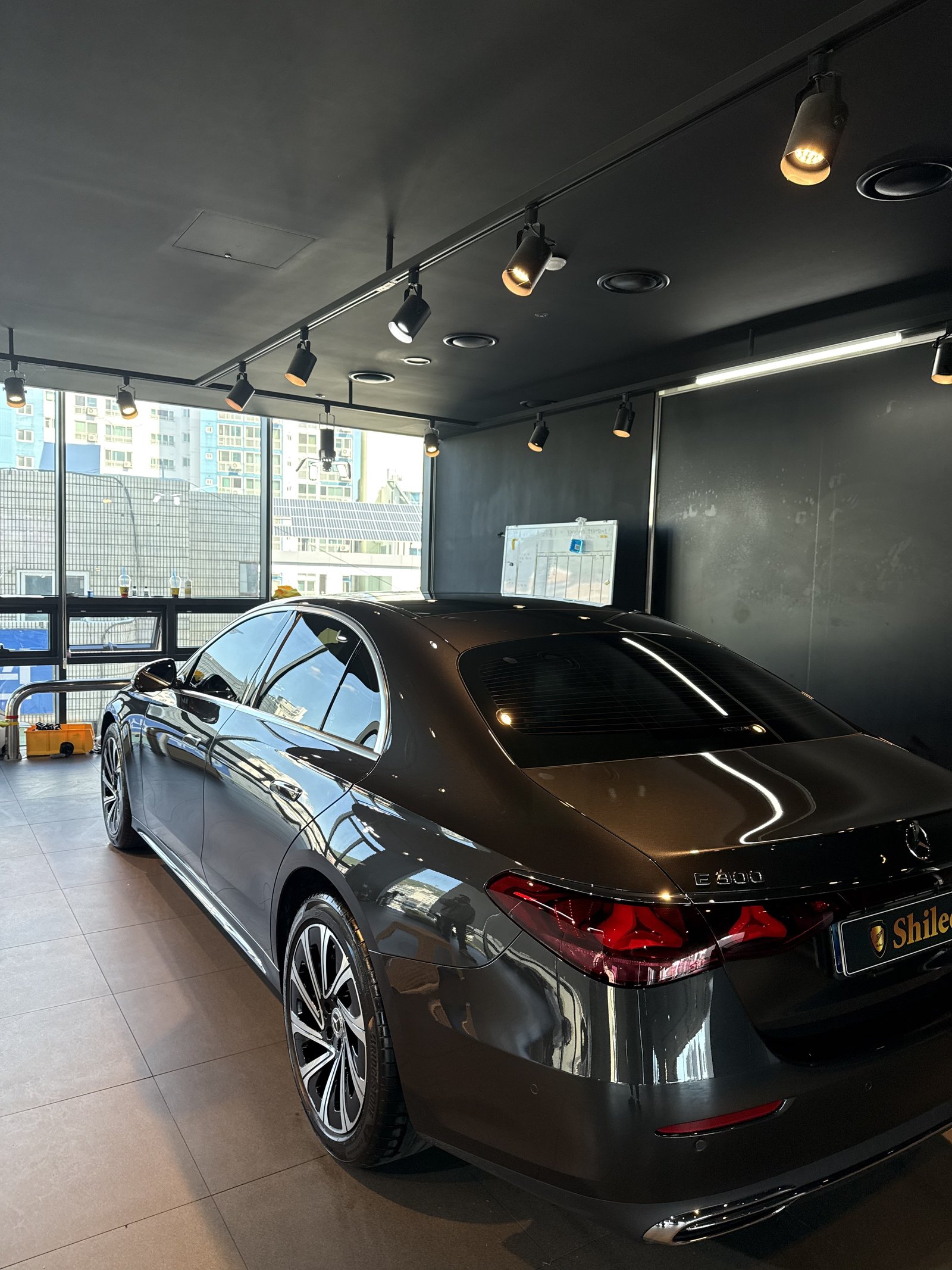 E300 EX 그레이 측후면 - 부산 쉴드광택 신차코팅