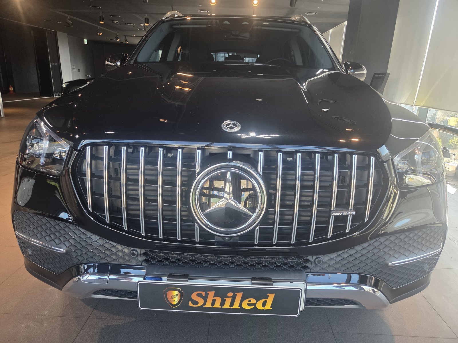 벤츠 GLE300d 검정 광택 완료 정면 - 부산 광택 쉴드광택