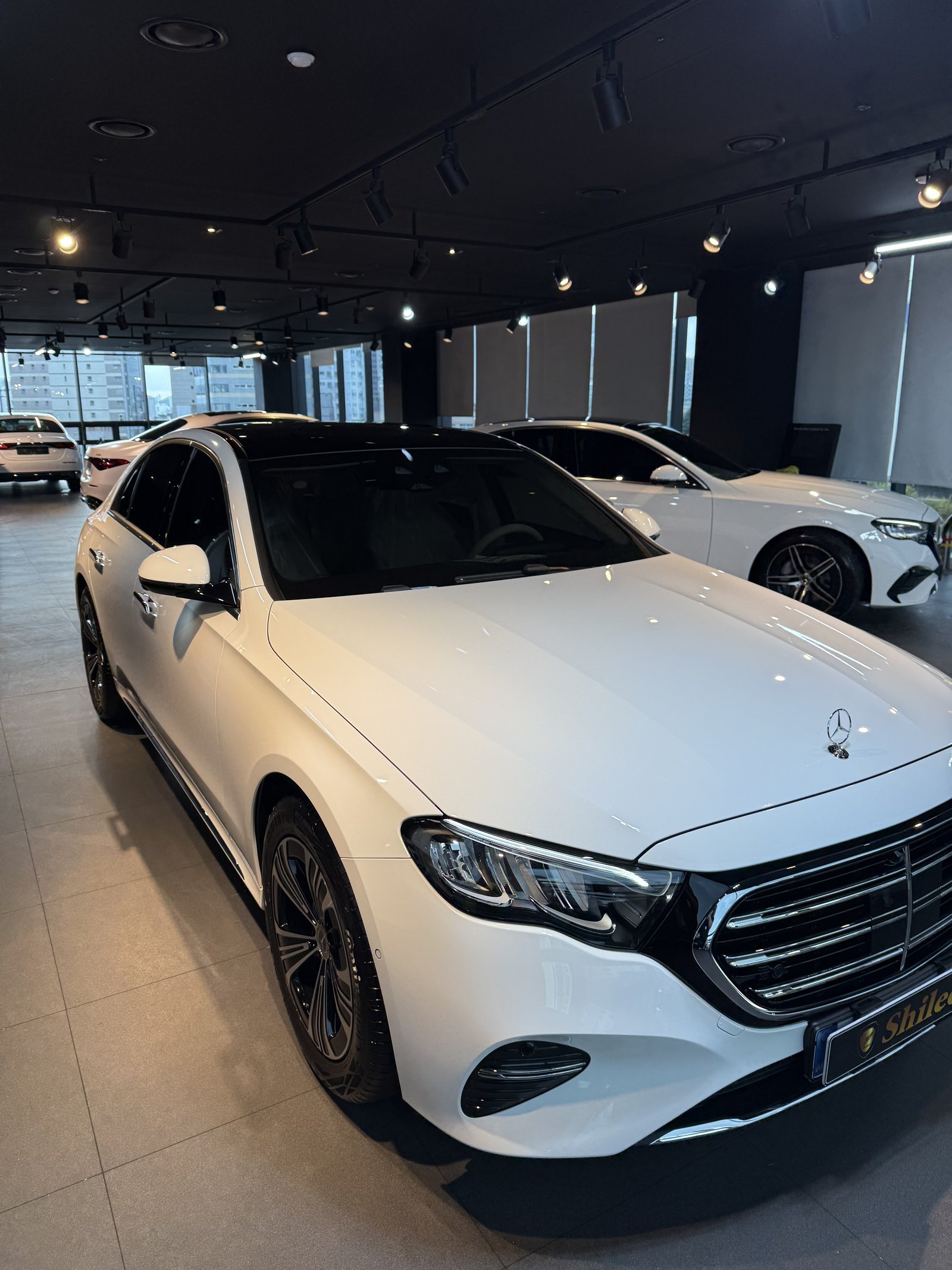 E200 EX 백색 전측면 - 부산 유리막코팅