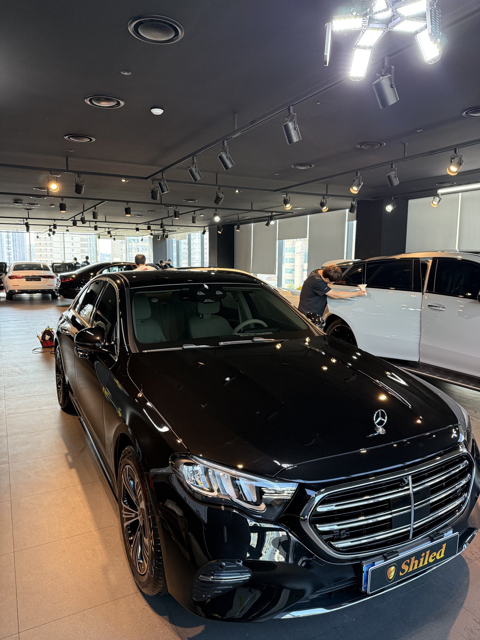 E200 EX 검정 전측면 - 부산 유리막코팅