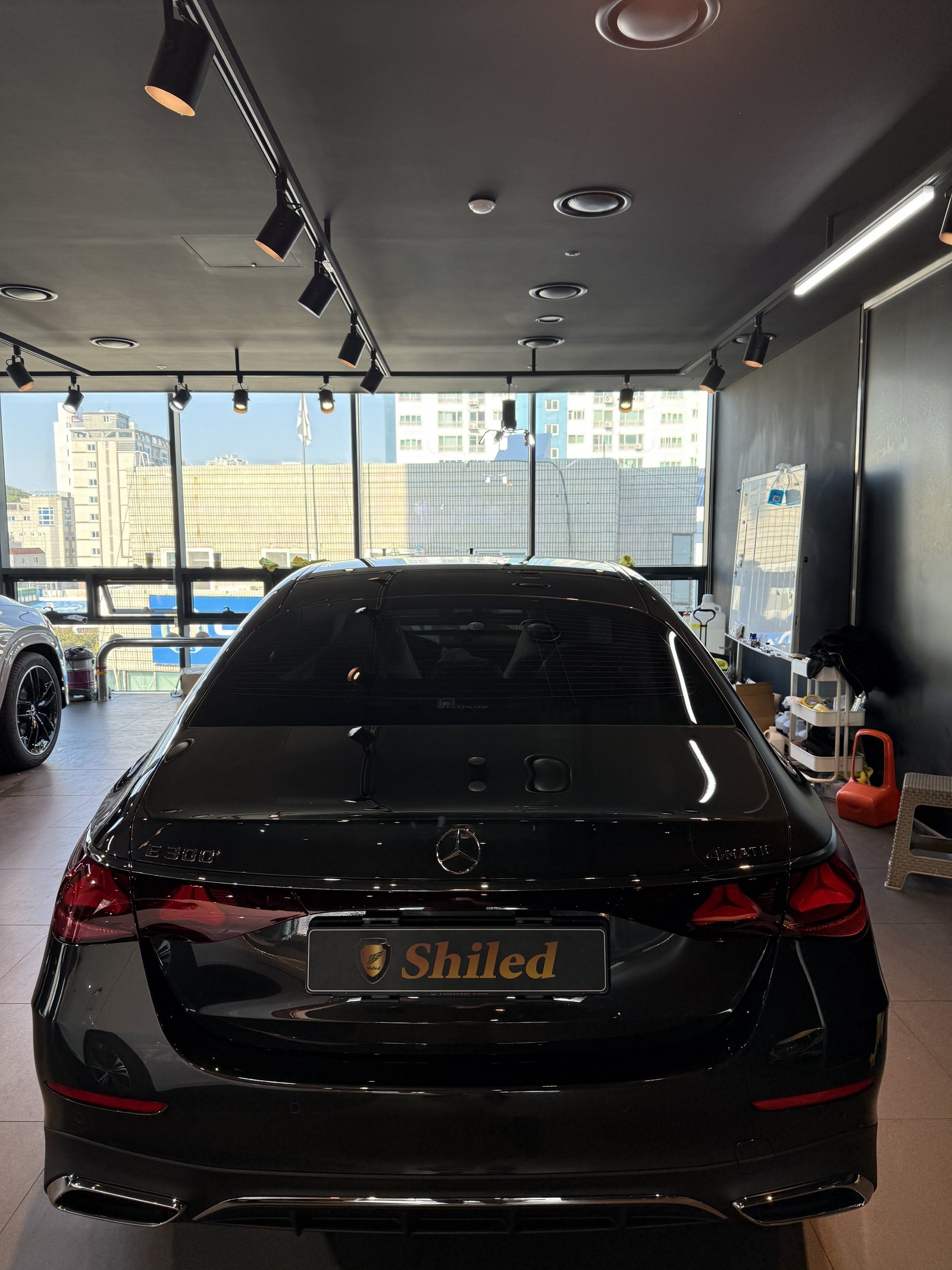 E300 AMG 그레이 후면 - 부산 쉴드광택 신차코팅