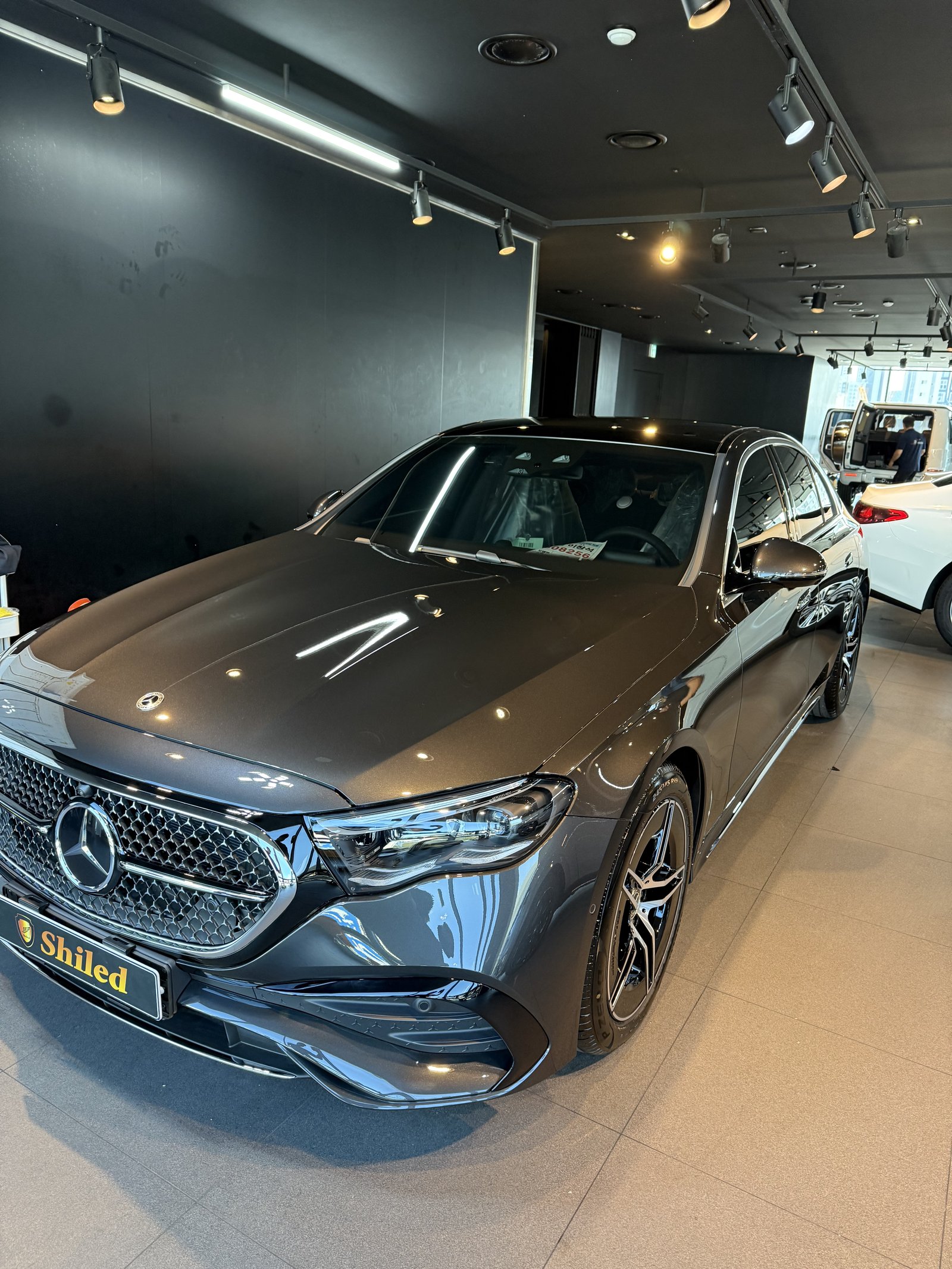 E300 AMG 그레이 전측면 반대편 - 부산 유리막코팅