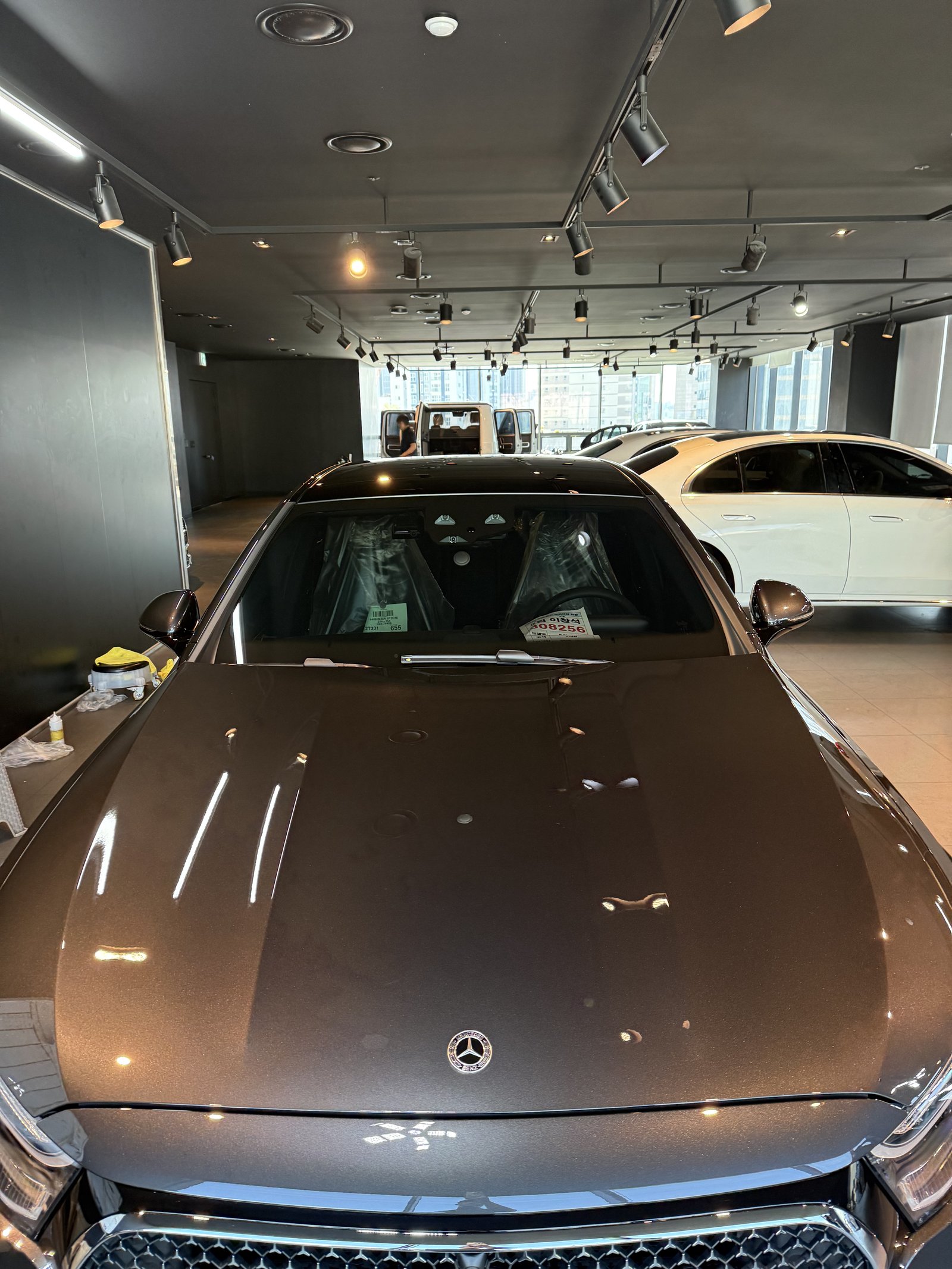 E300 AMG 그레이 보닛 - 출고 전 코팅