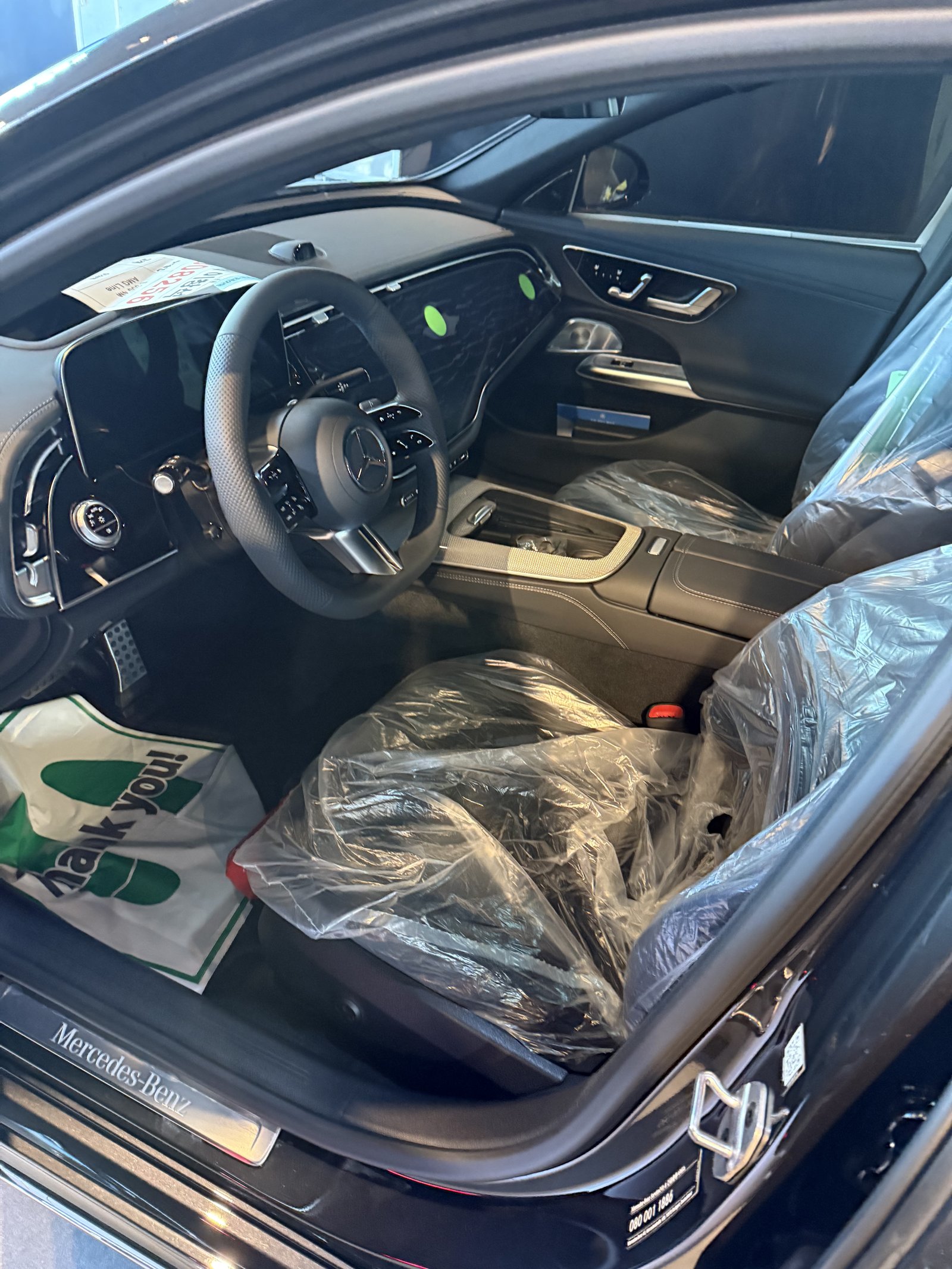 E300 AMG 블랙 실내 운전석 - 출고 전 컨디션