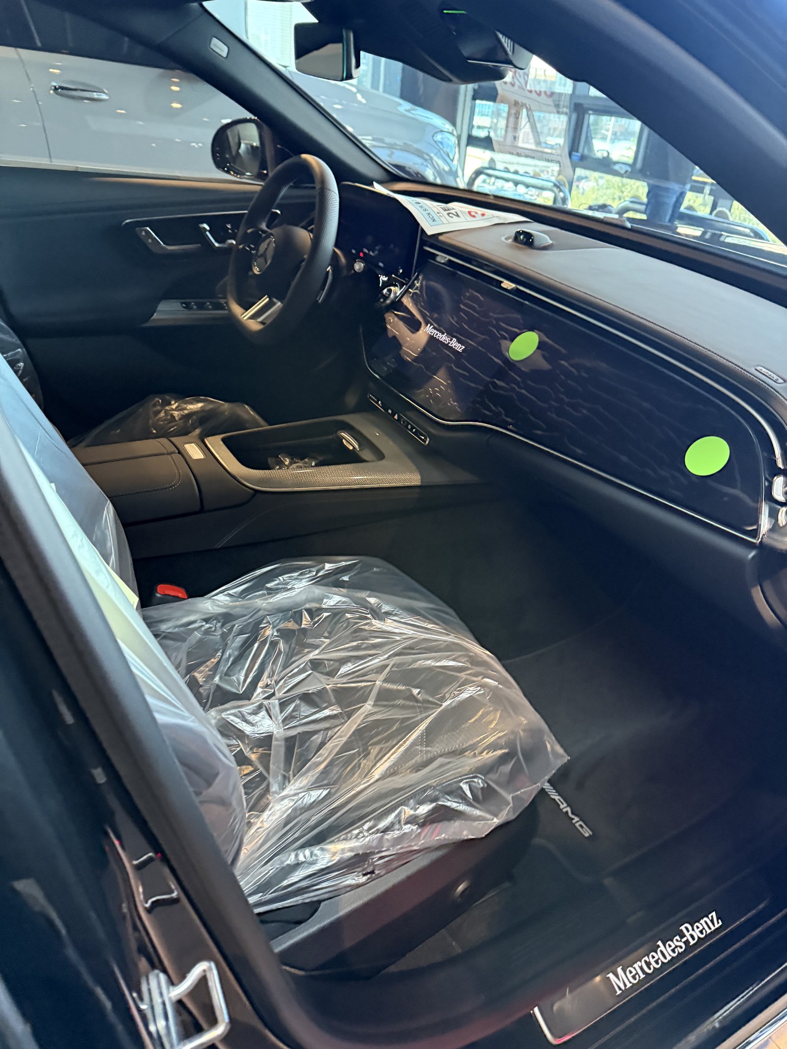 E300 AMG 블랙 실내 조수석 - 출고 전 컨디션