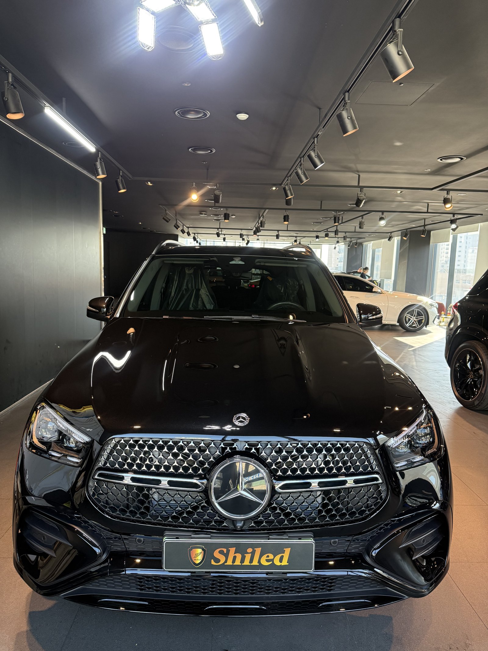 GLE450 AMG 검정 첫 번째 차 정면 - 부산 쉴드광택 신차코팅