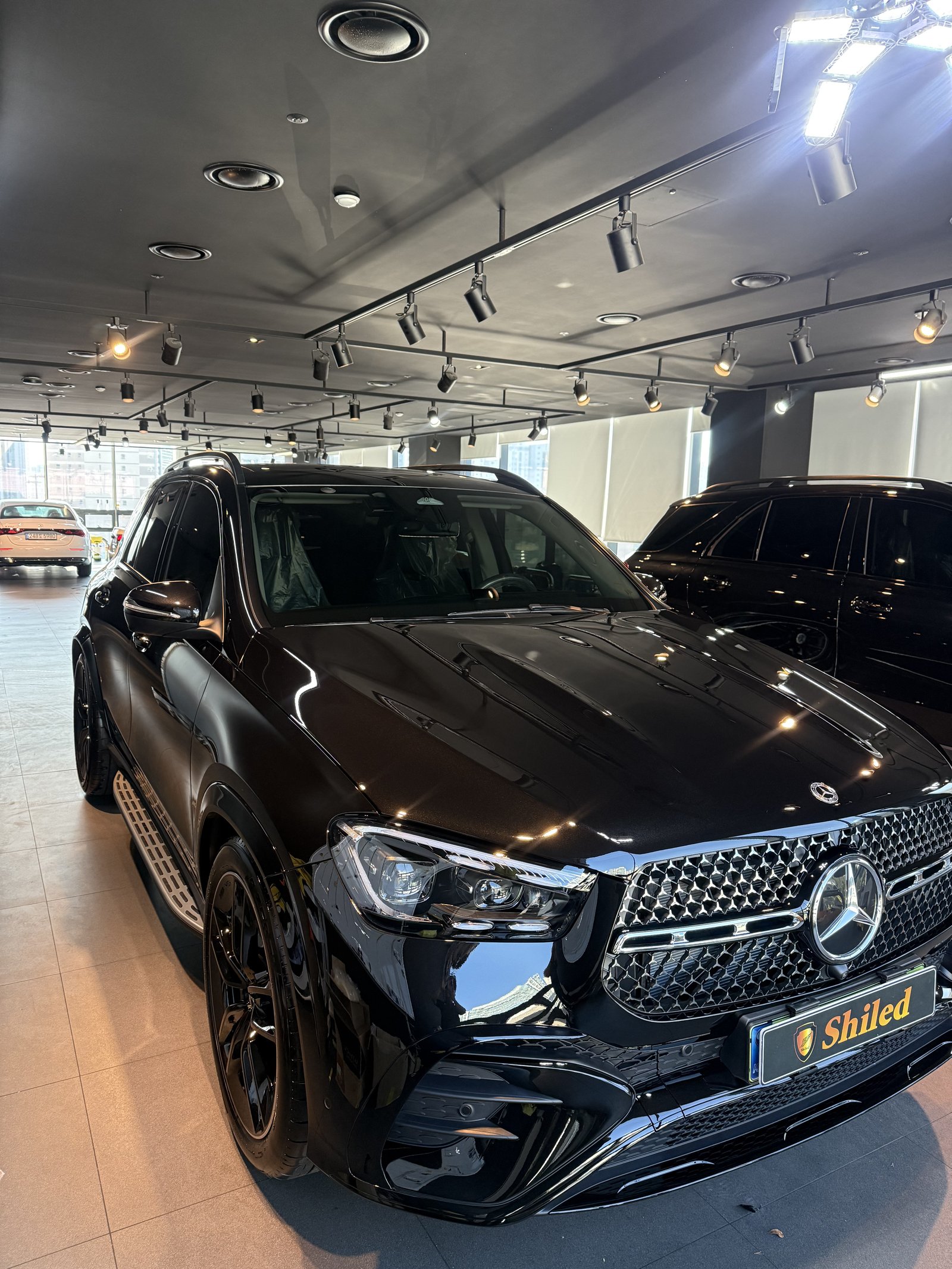 GLE450 AMG 검정 첫 번째 차 전측면 - 부산 유리막코팅