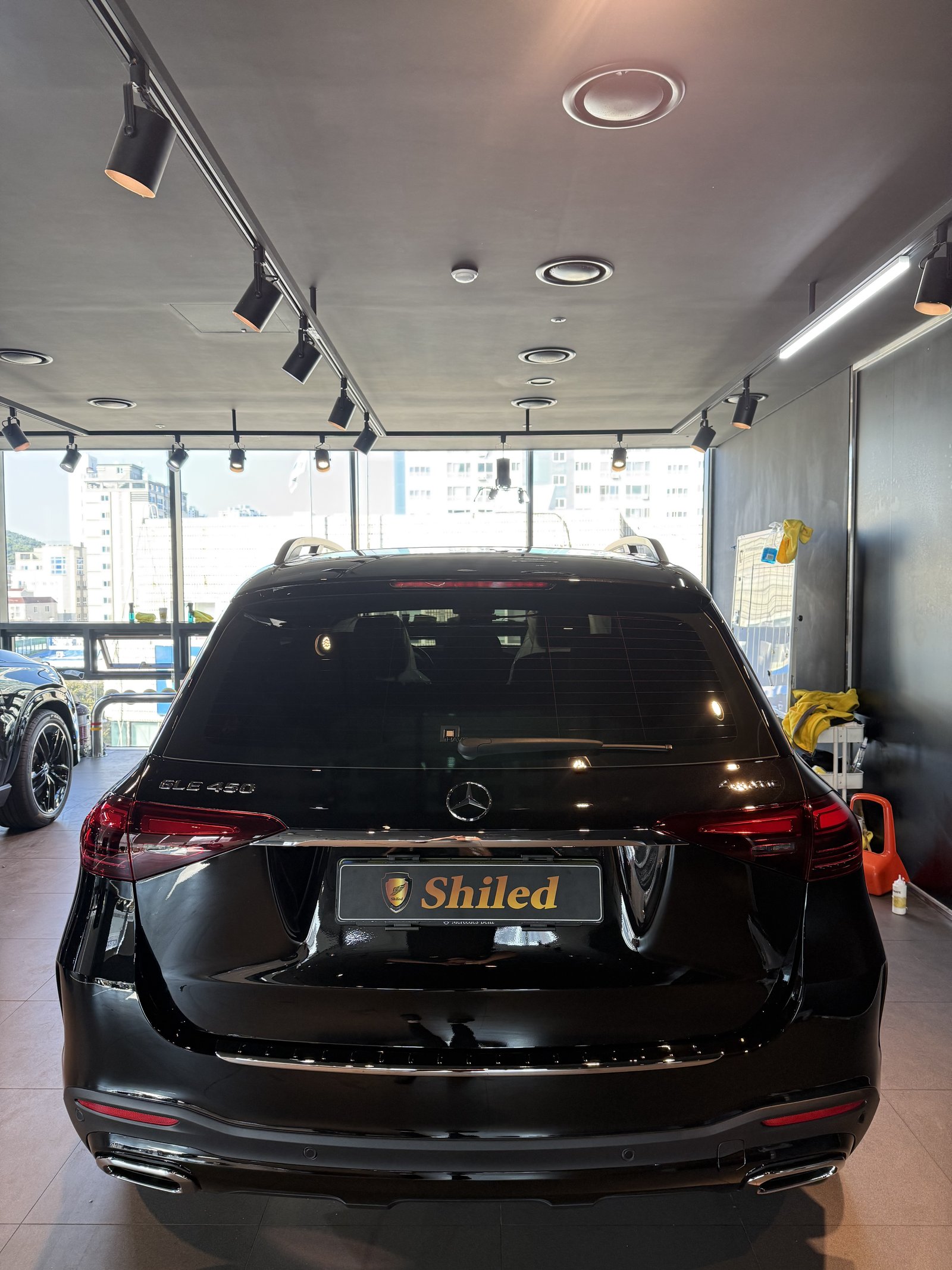 GLE450 AMG 검정 첫 번째 차 후면 - 출고 전 코팅