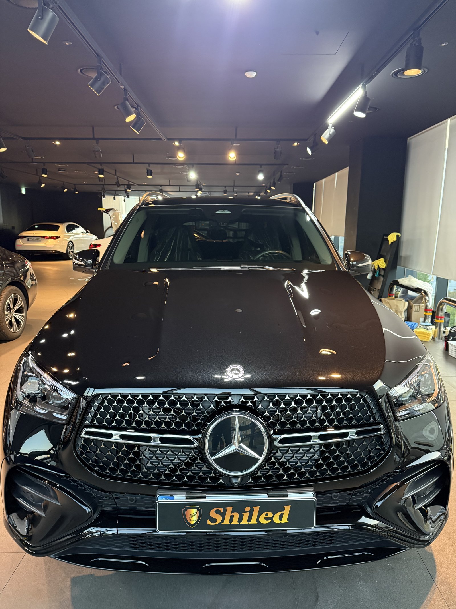 GLE450 AMG 검정 두 번째 차 정면 - 부산 쉴드광택 신차코팅