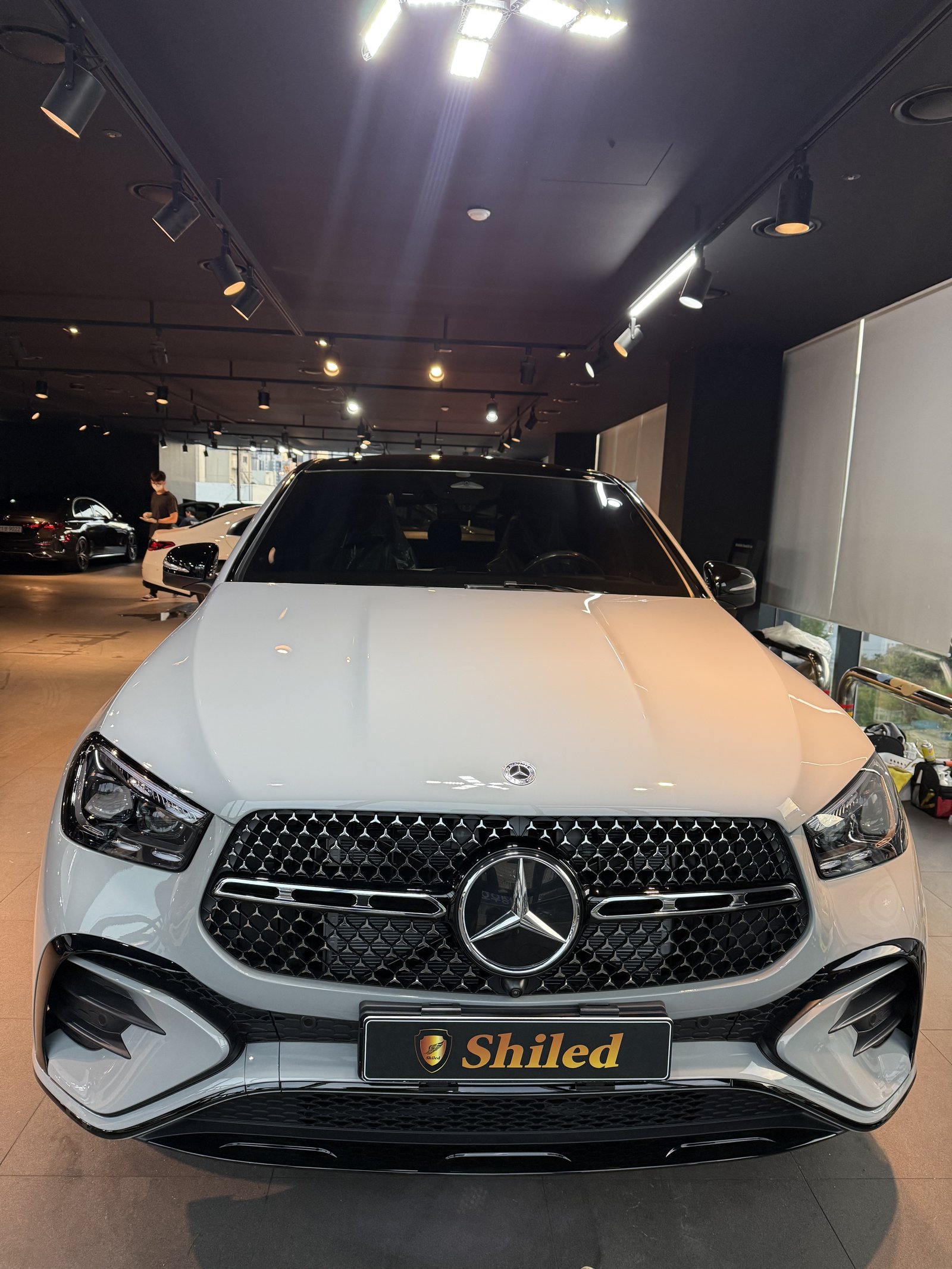 GLE450 AMG 쿠페 그레이 정면 - 부산 쉴드광택 신차코팅
