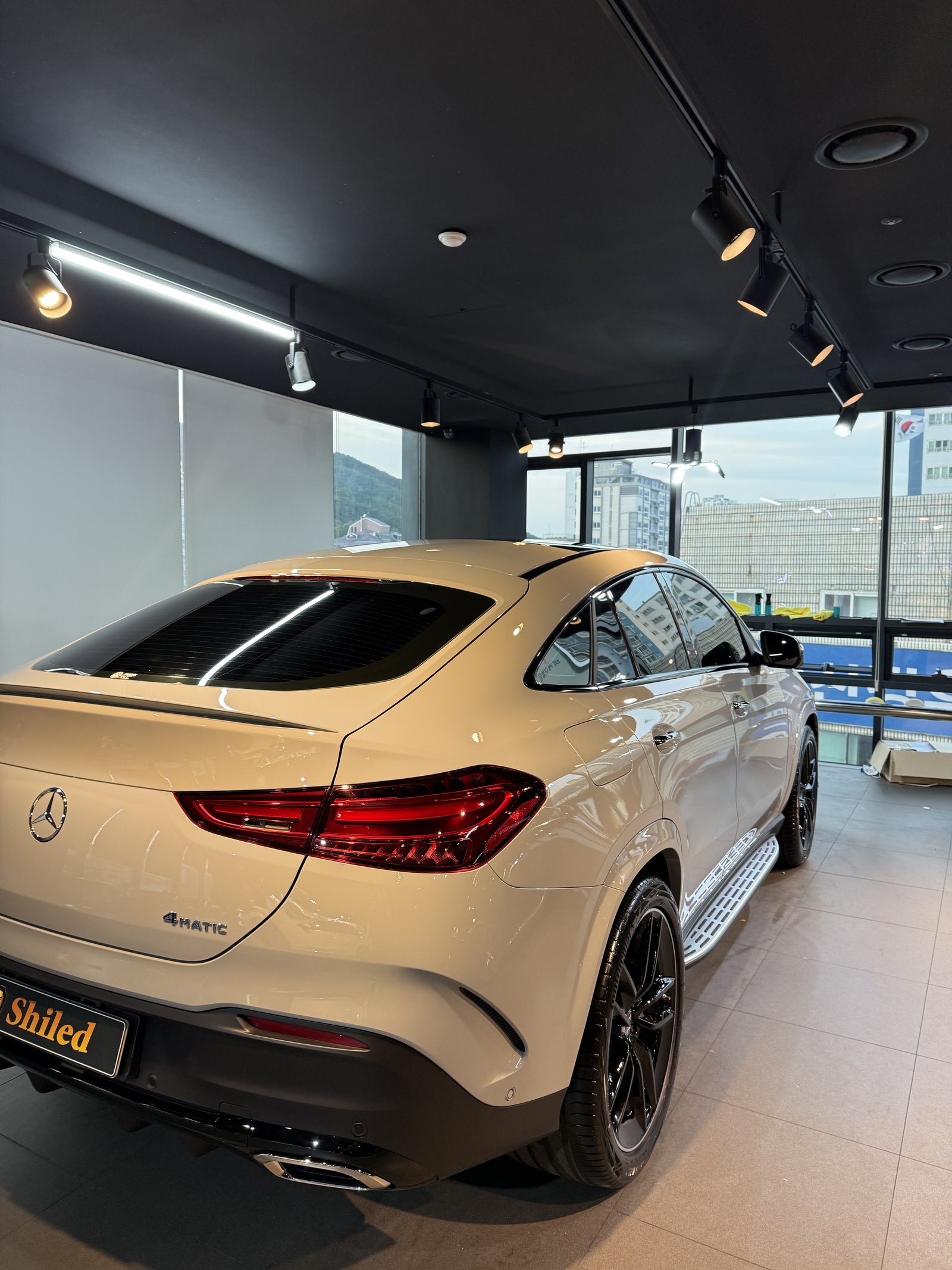 GLE450 AMG 쿠페 그레이 후측면 - 출고 전 코팅