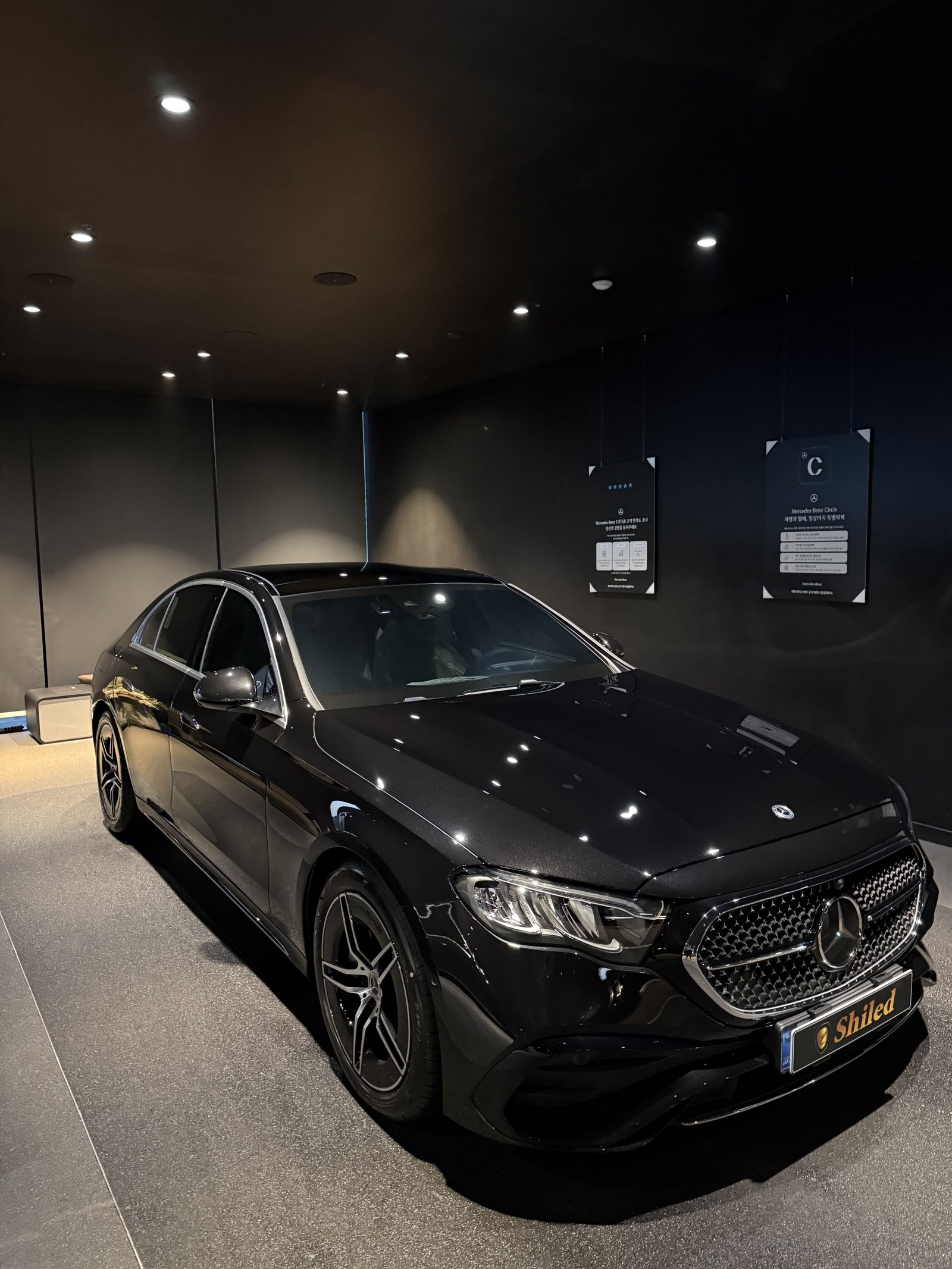 E200 AMG 검정 전측면 - 부산 유리막코팅