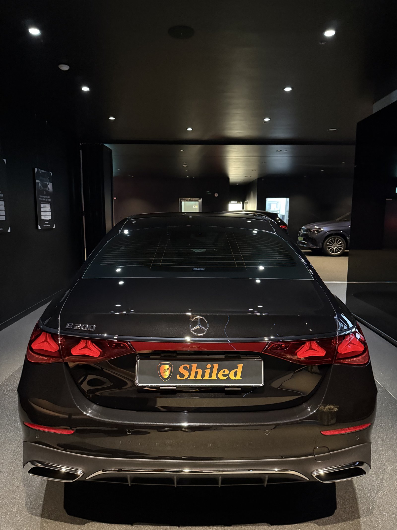 E200 AMG 검정 후면