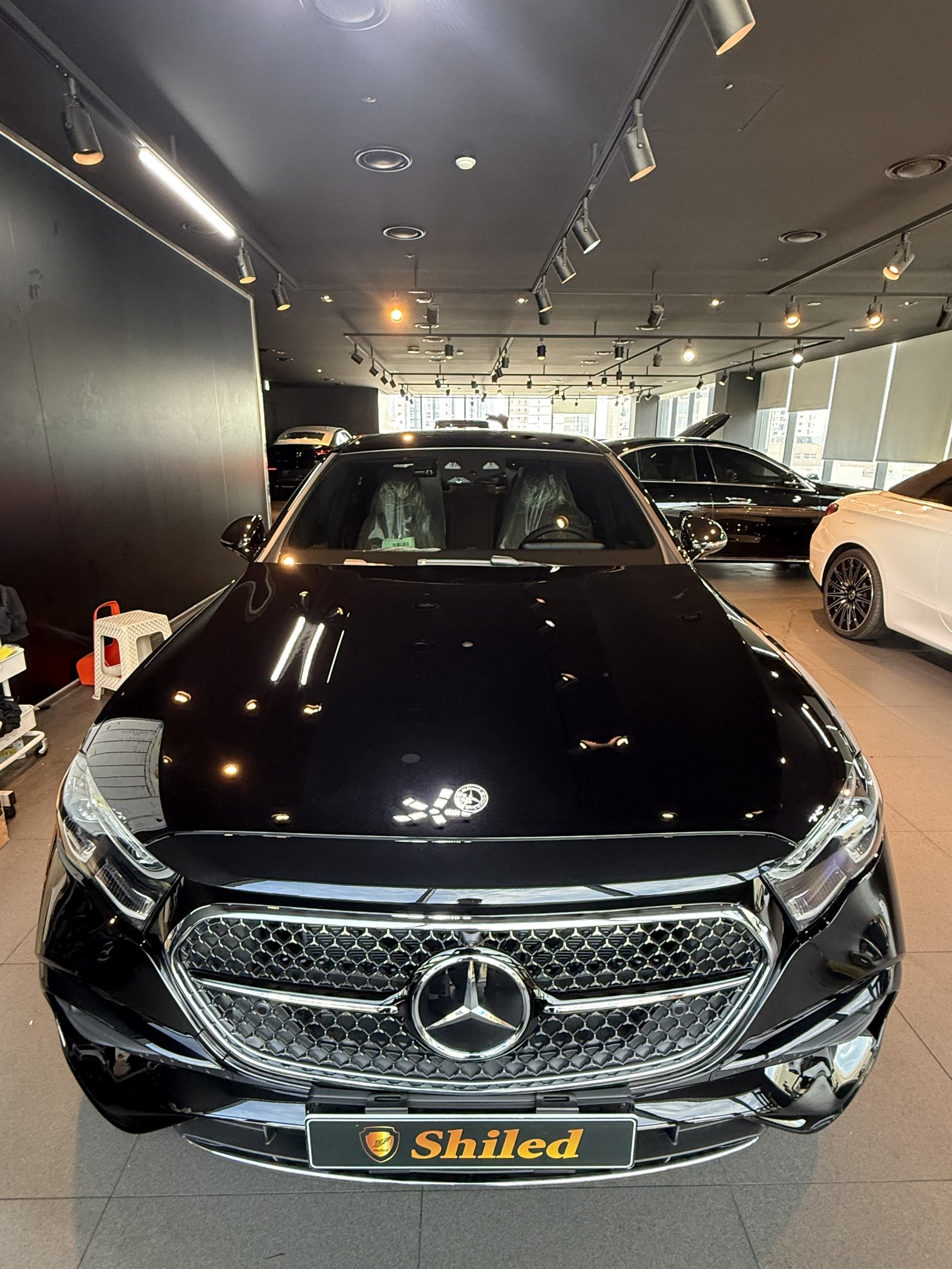 E300 AMG 검정 정면 - 부산 쉴드광택 신차코팅