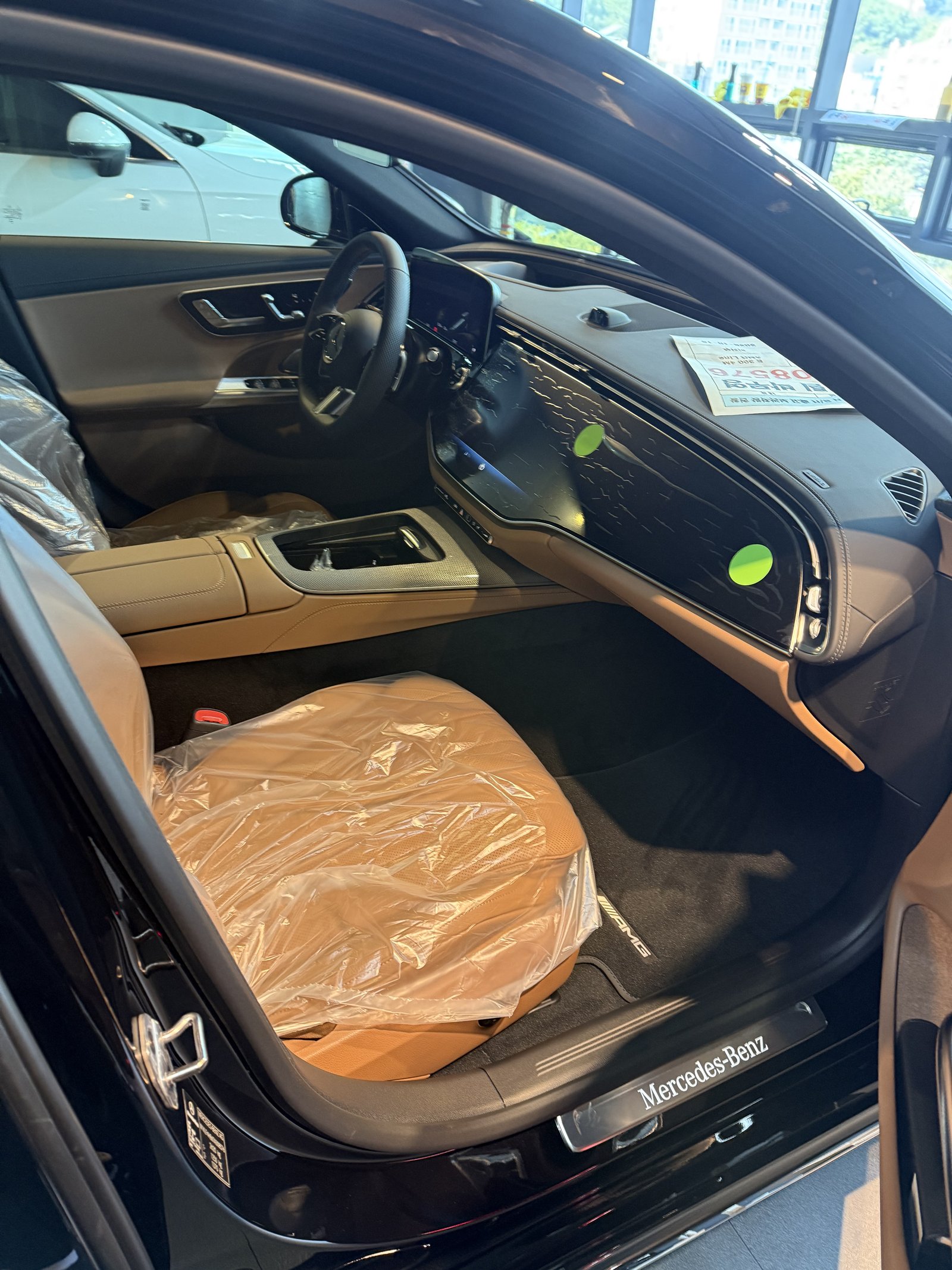 E300 AMG 검정 실내 조수석 쪽