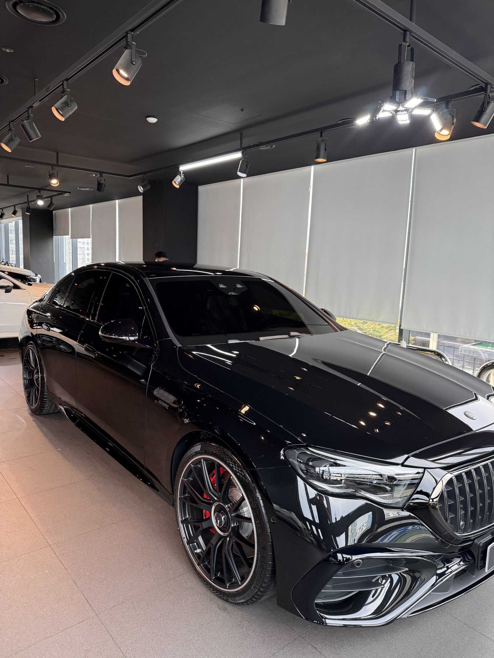 AMG E53 전측면 - 부산 유리막코팅