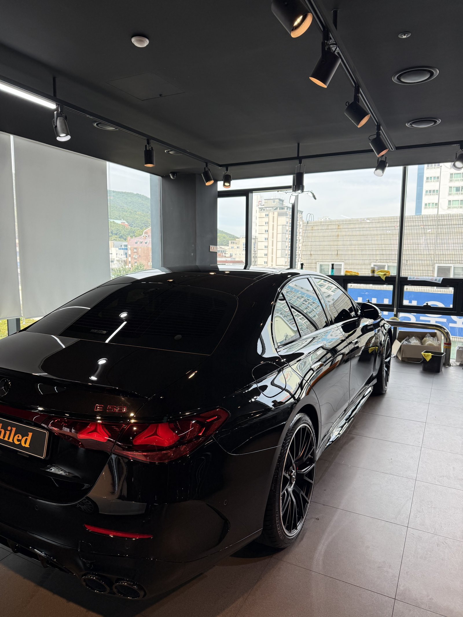AMG E53 후측면 - 출고 전 코팅