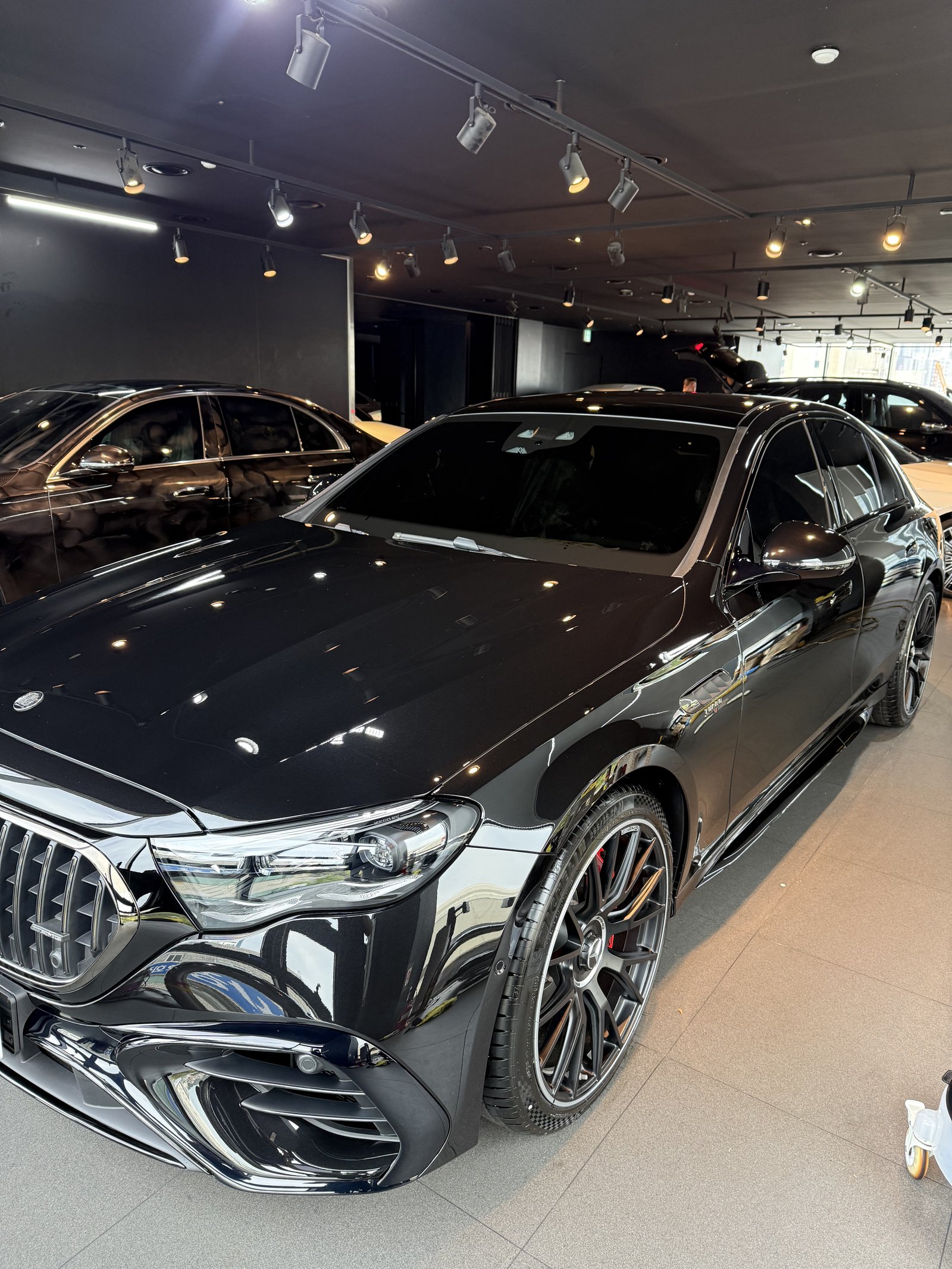 AMG E53 전측면 반대편