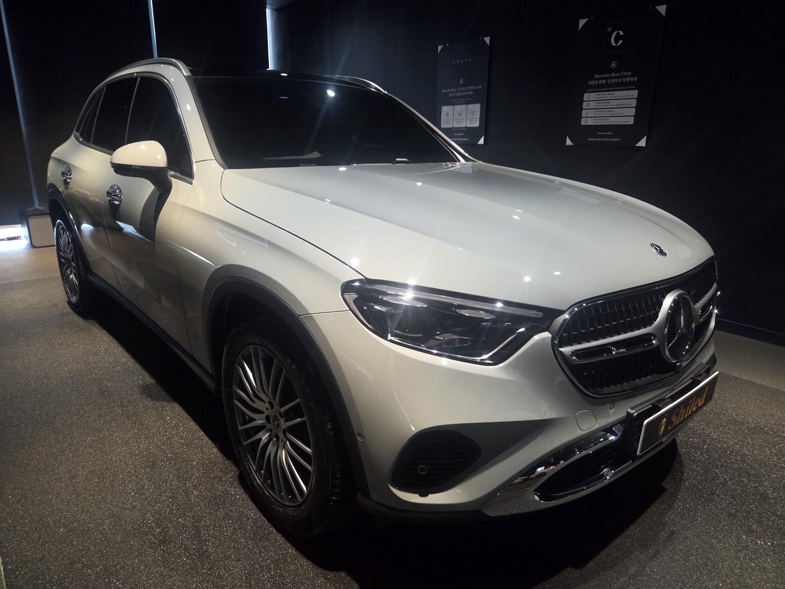 GLC300 후측면 - 출고 전 코팅