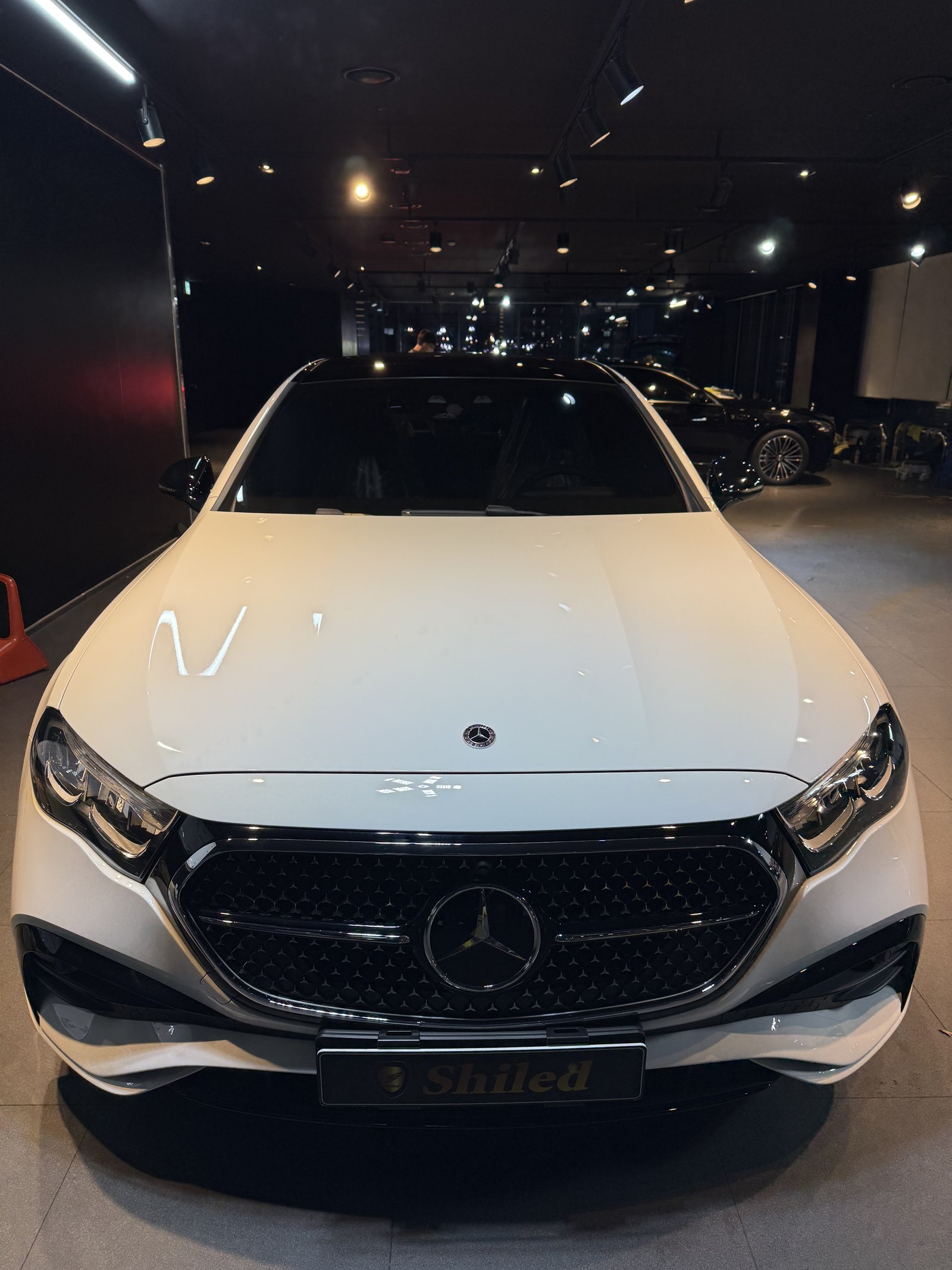 E200 AMG 정면 - 부산 쉴드광택 신차코팅