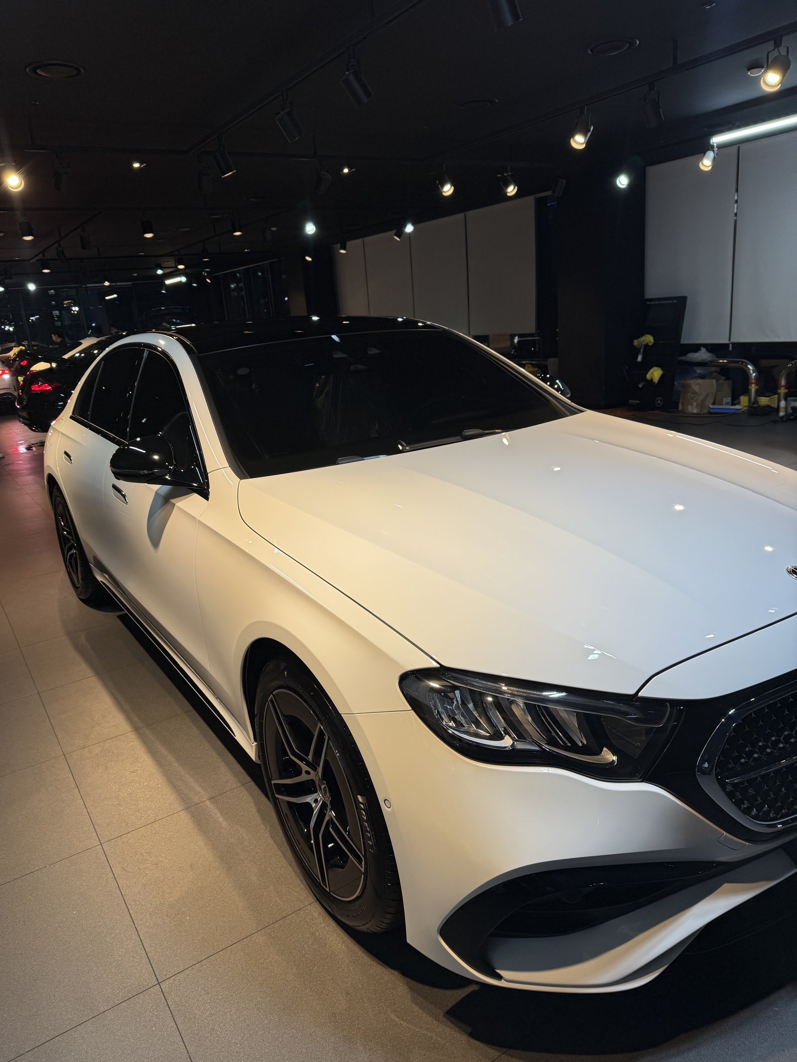 E200 AMG 전측면 - 부산 유리막코팅
