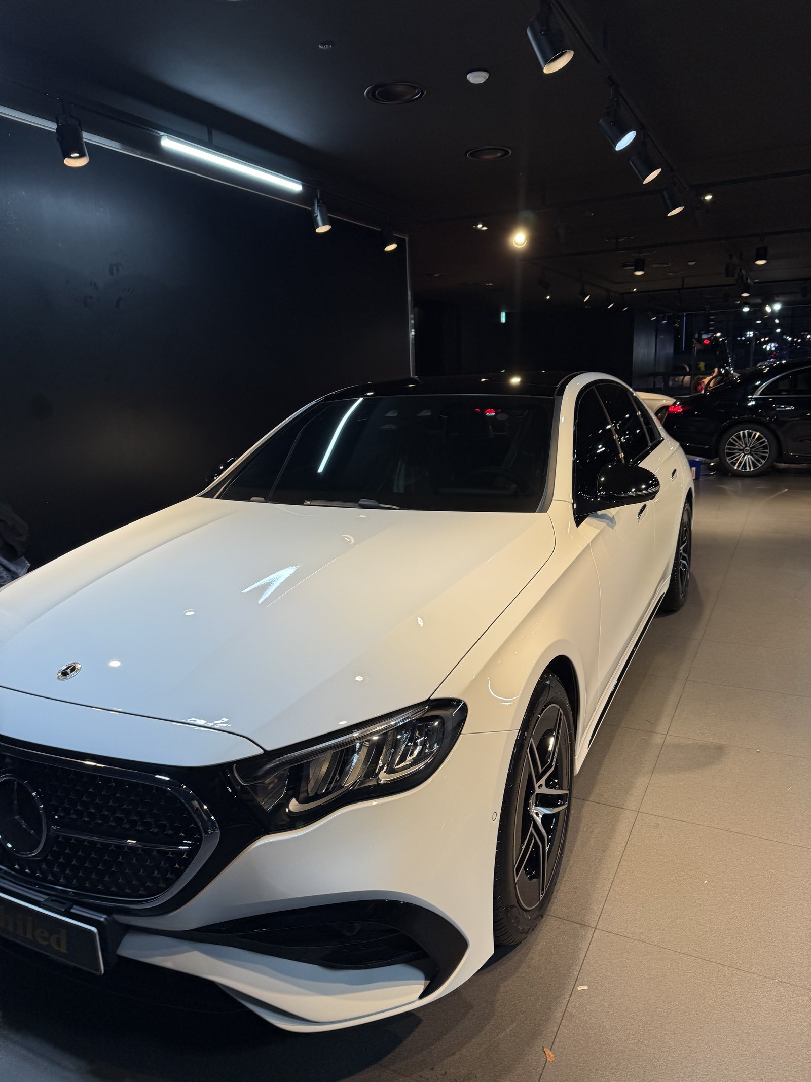 E200 AMG 전측면 반대편
