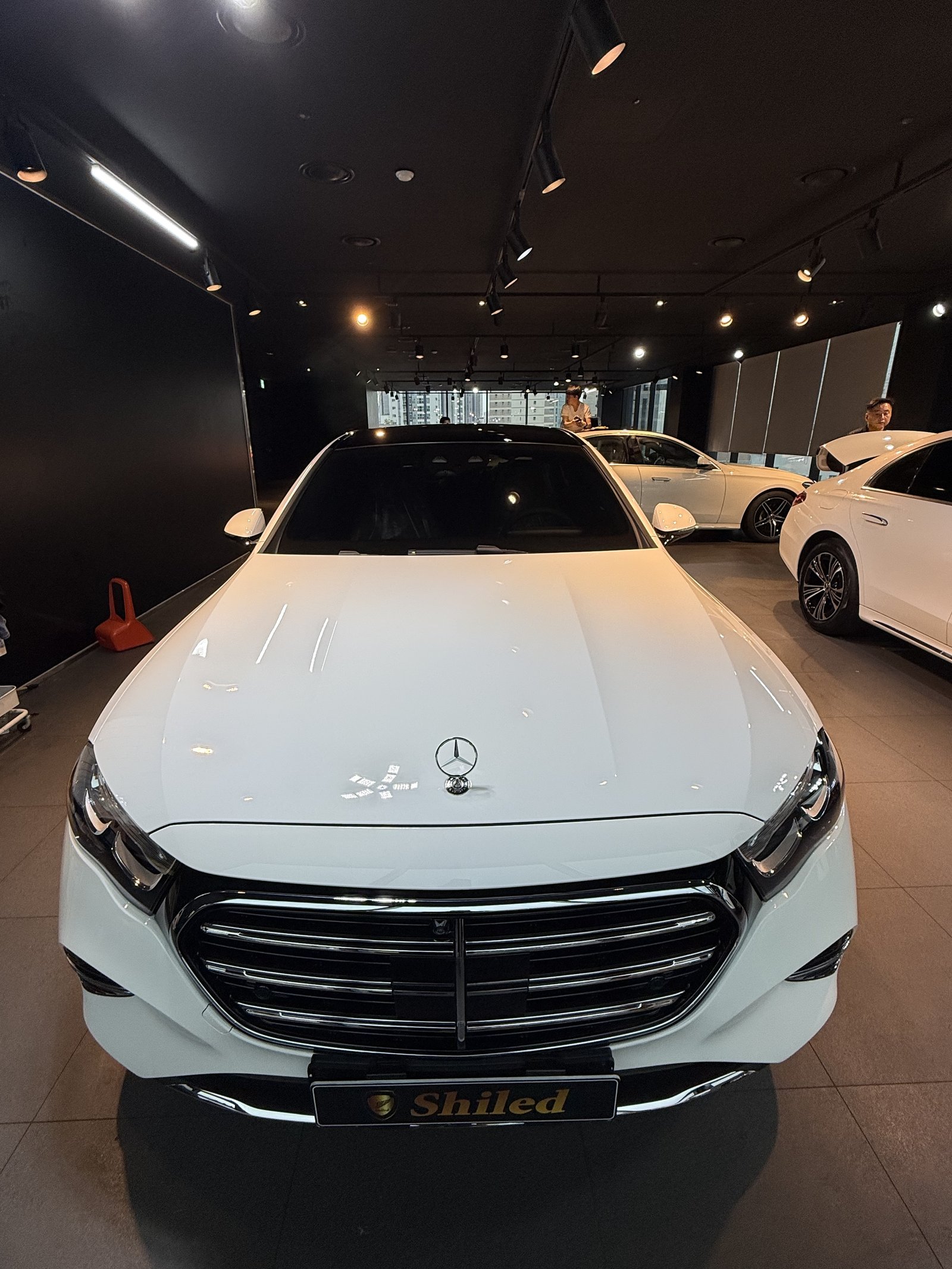 E200 EX 정면 - 부산 쉴드광택 신차코팅