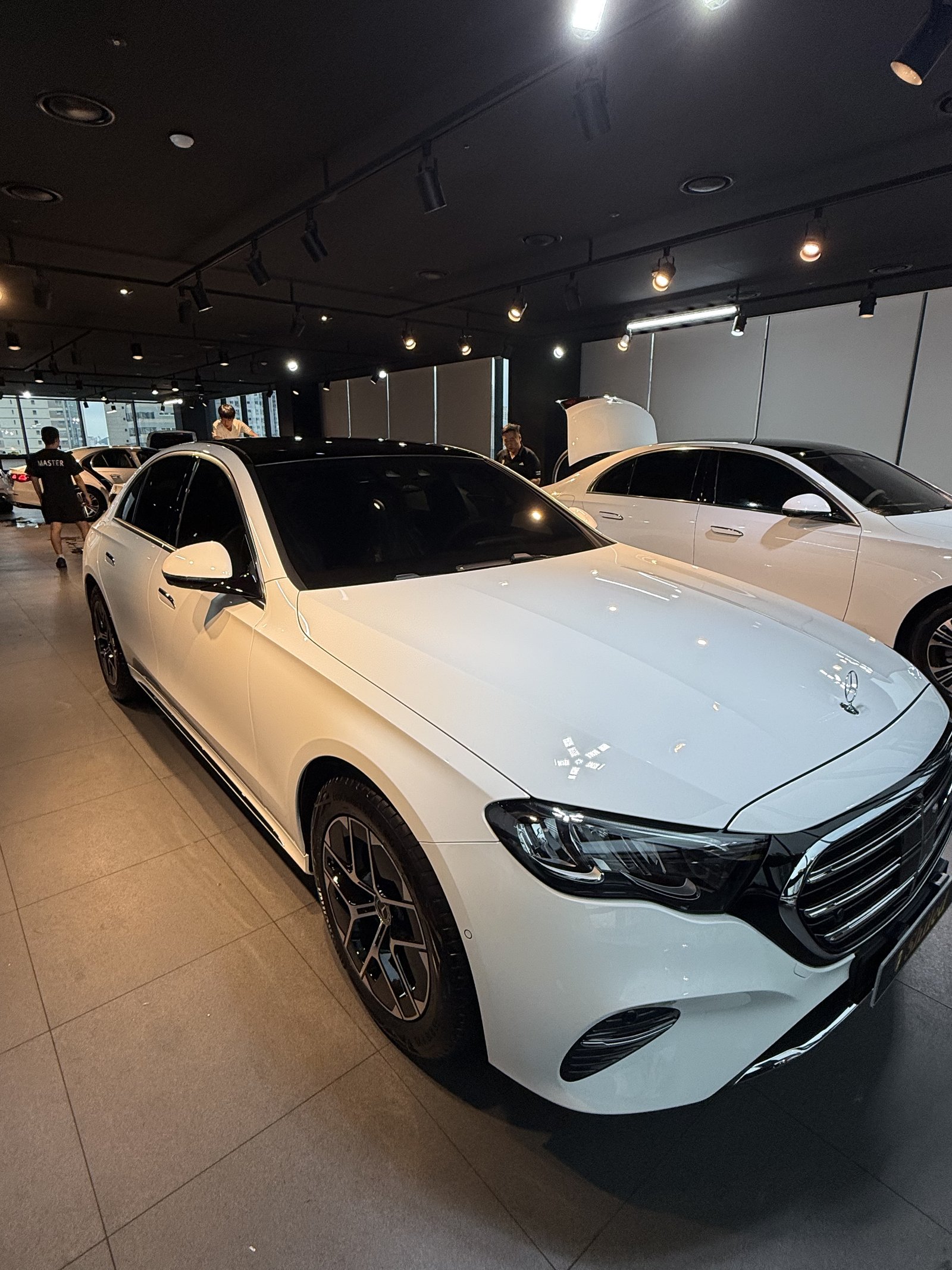 E200 EX 전측면 - 부산 유리막코팅