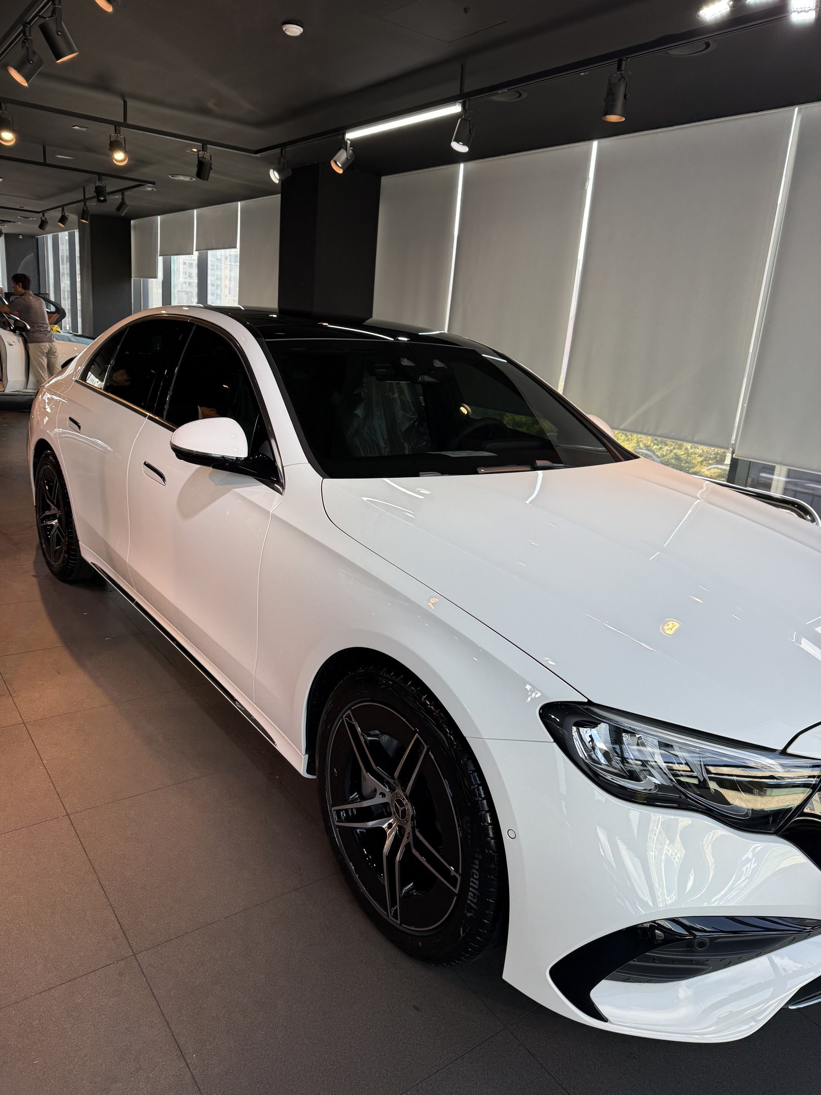 E200 AMG 전측면 - 부산 유리막코팅