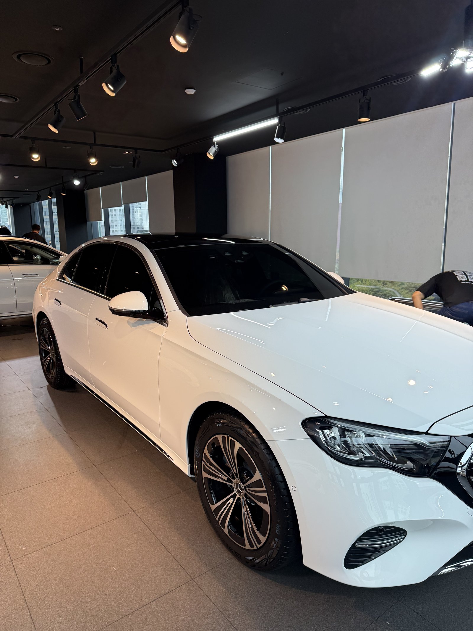 E200 EX 전측면 - 부산 유리막코팅