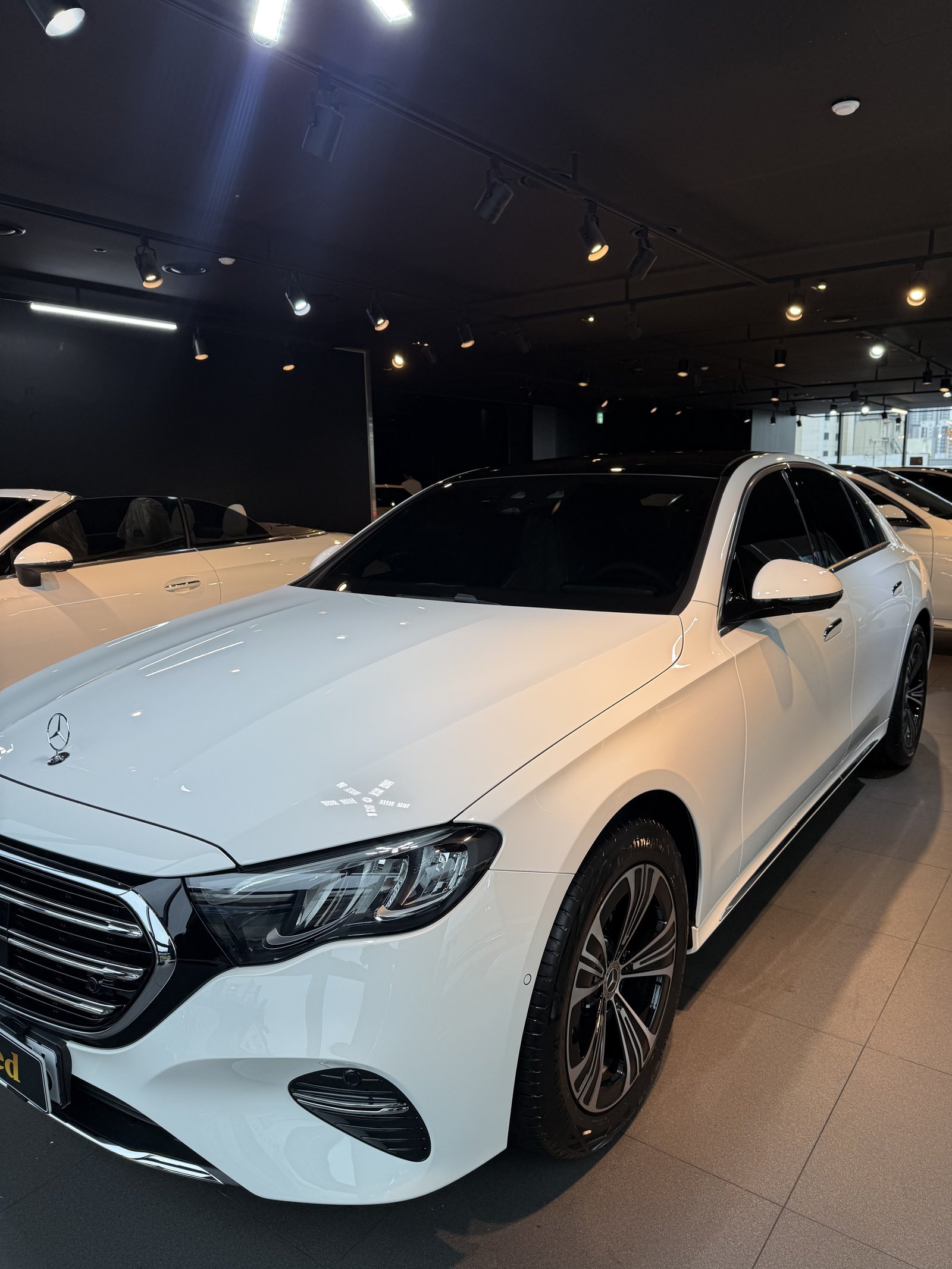 E200 EX 전측면 반대편