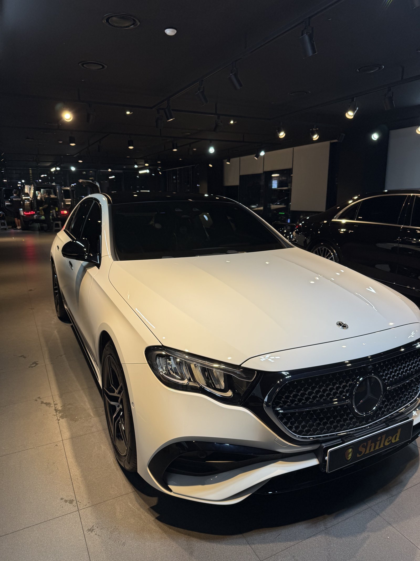 E200 AMG 전측면 - 부산 유리막코팅