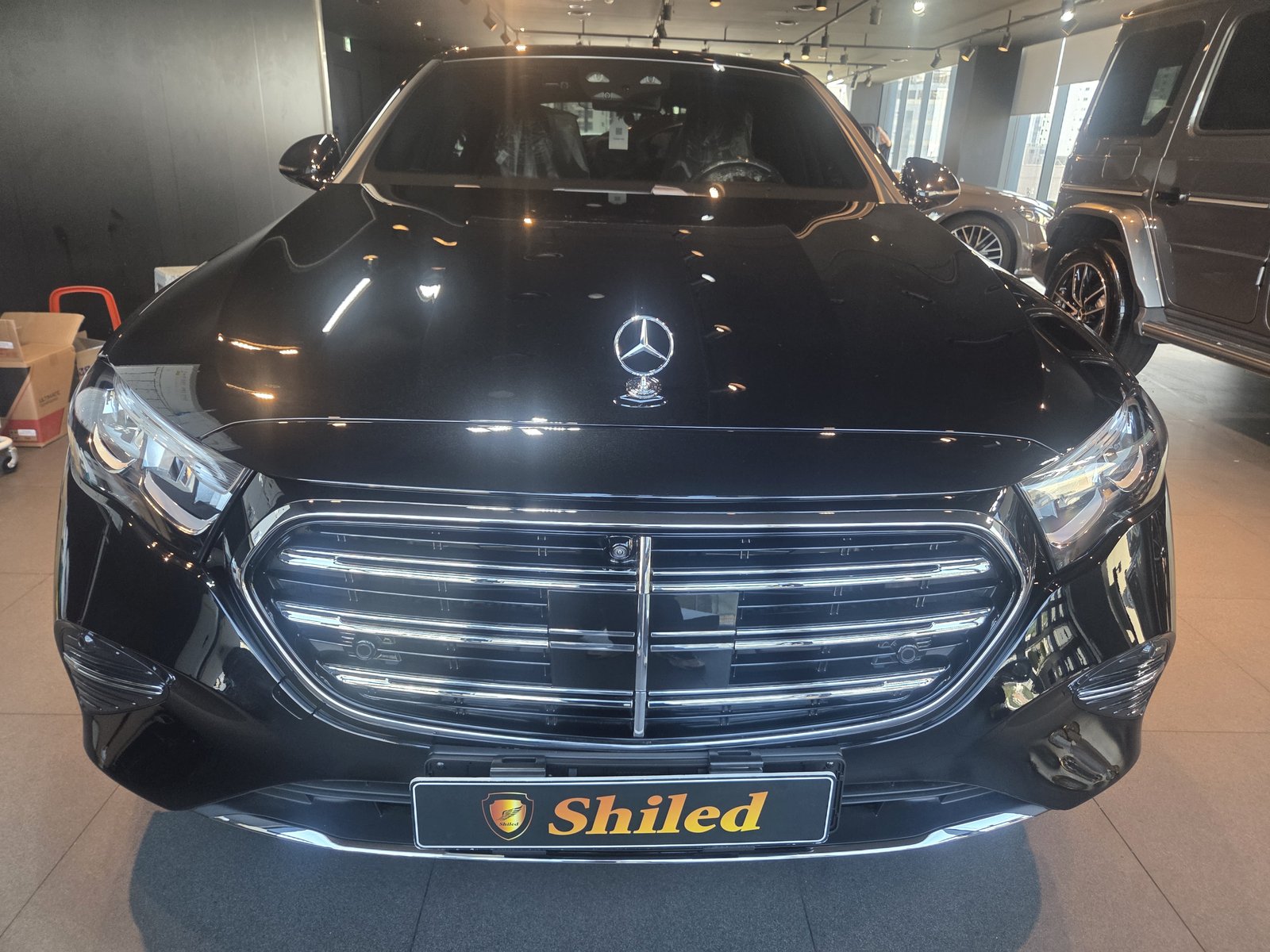 E200 익스클루시브 검정 정면