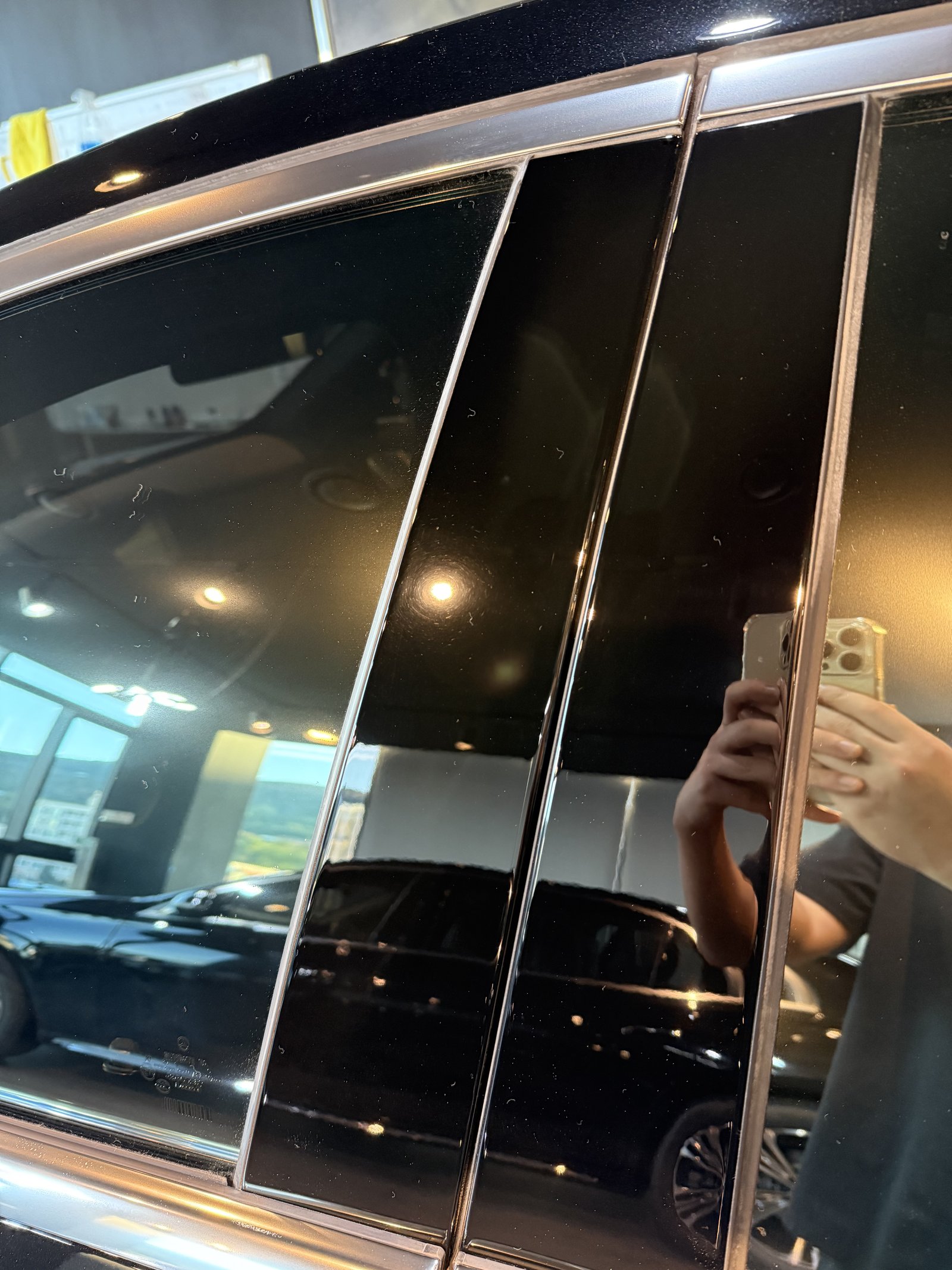 벤츠 S560 반대편 필러 - 광택 후
