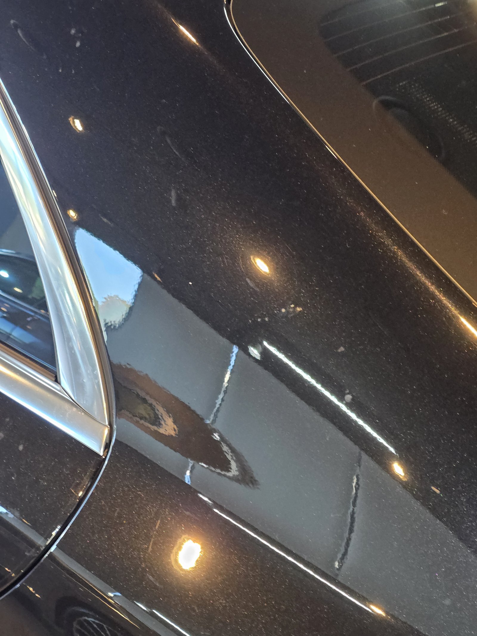 벤츠 S560 윈도 몰딩 옆 도장면 - 광택 전