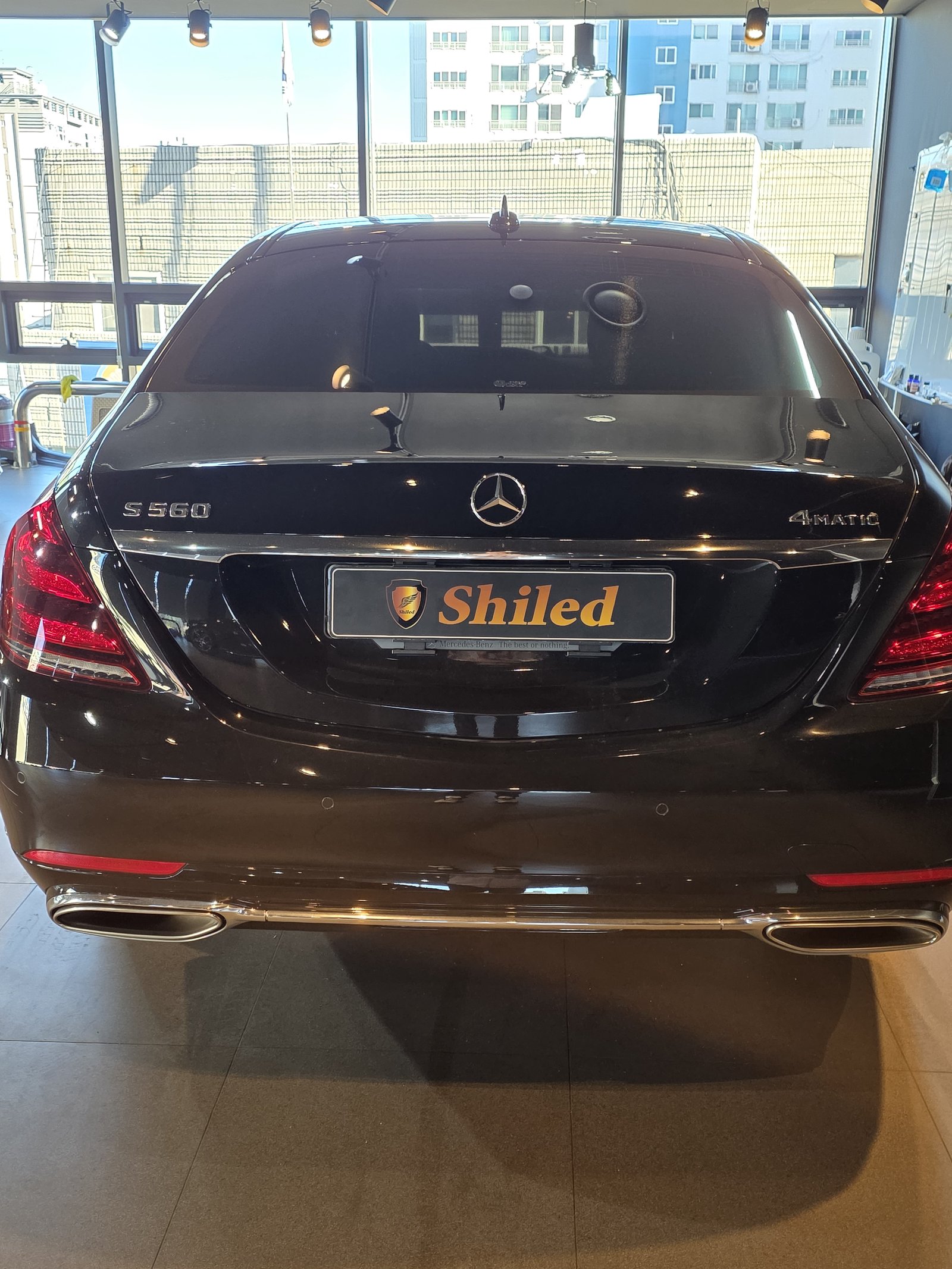 벤츠 S560 검정 후면 - 광택 전