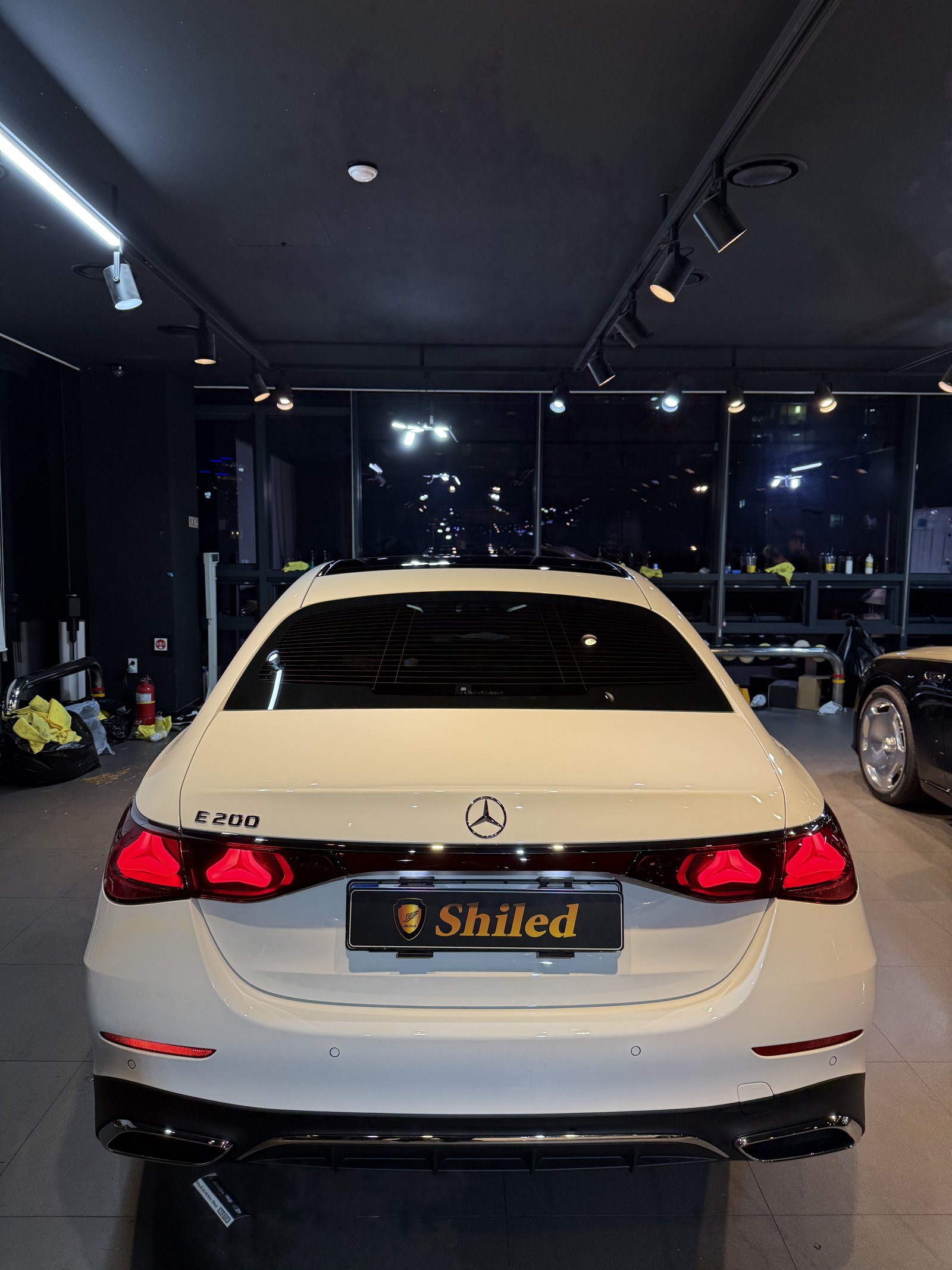 E200 AMG 백색 후면