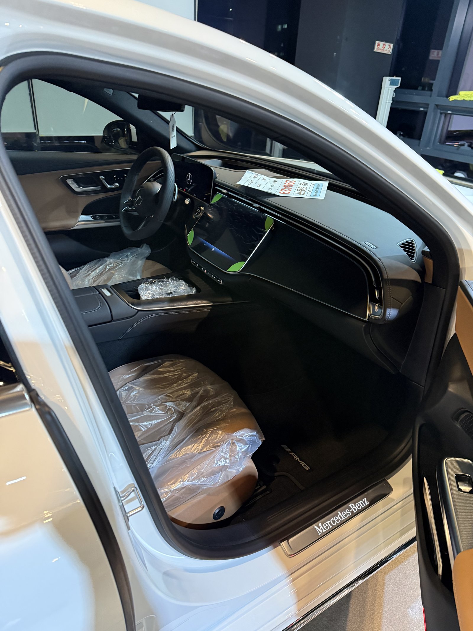 E200 AMG 실내 조수석 쪽
