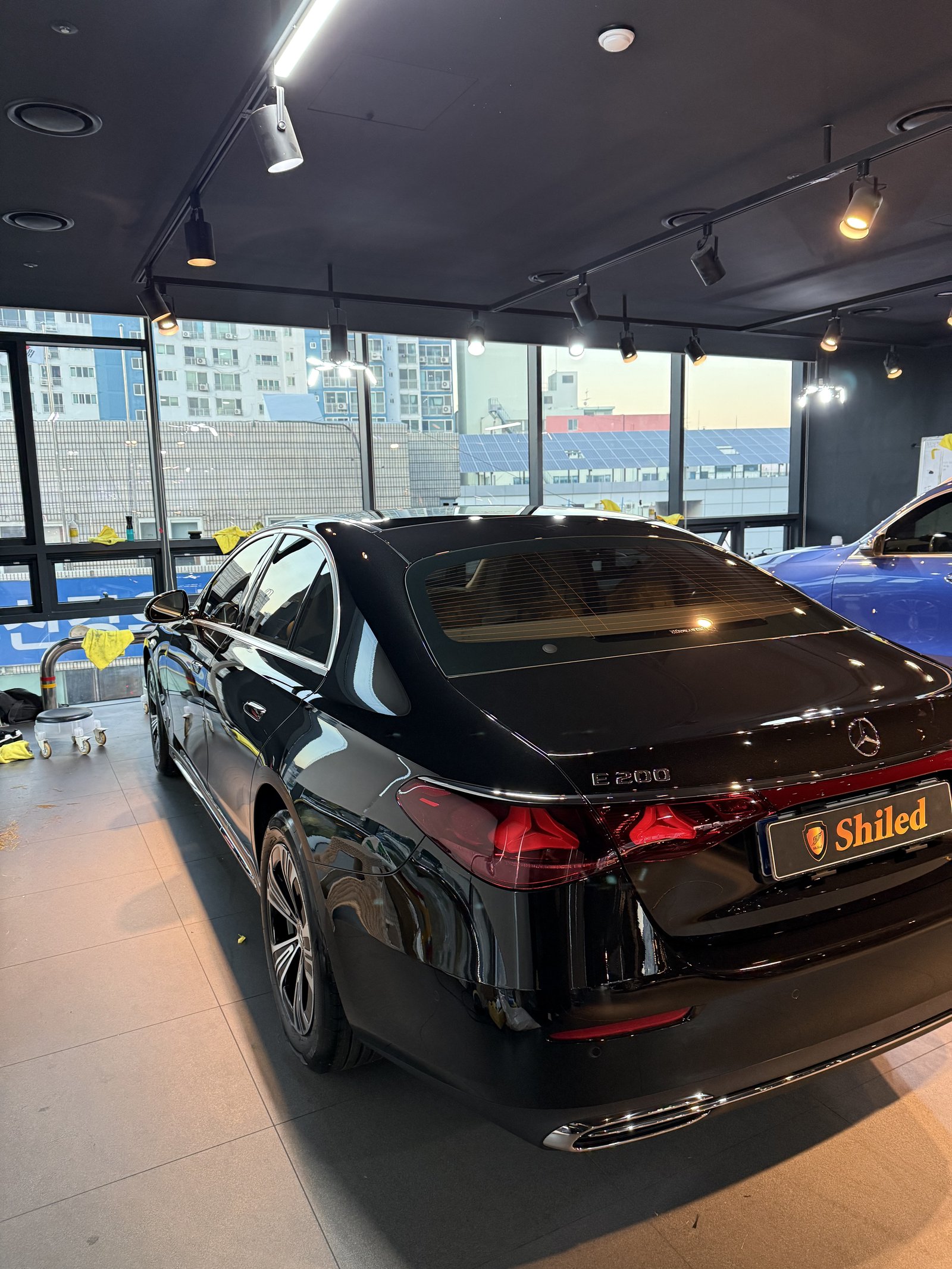 E200 EX 검정 측후면 창가 빛 - 출고 전 코팅