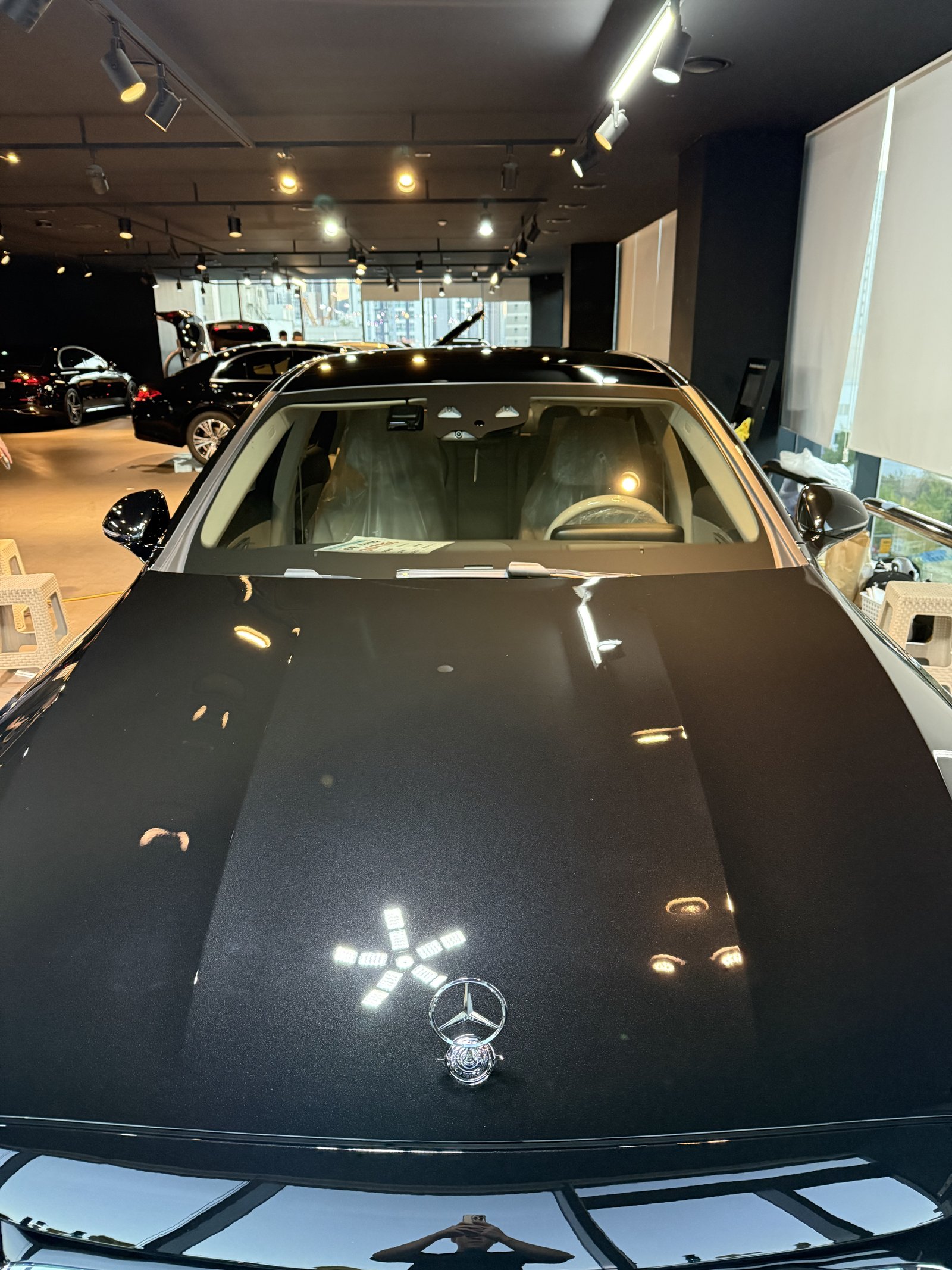 E200 EX 검정 보닛 스탠딩 엠블럼